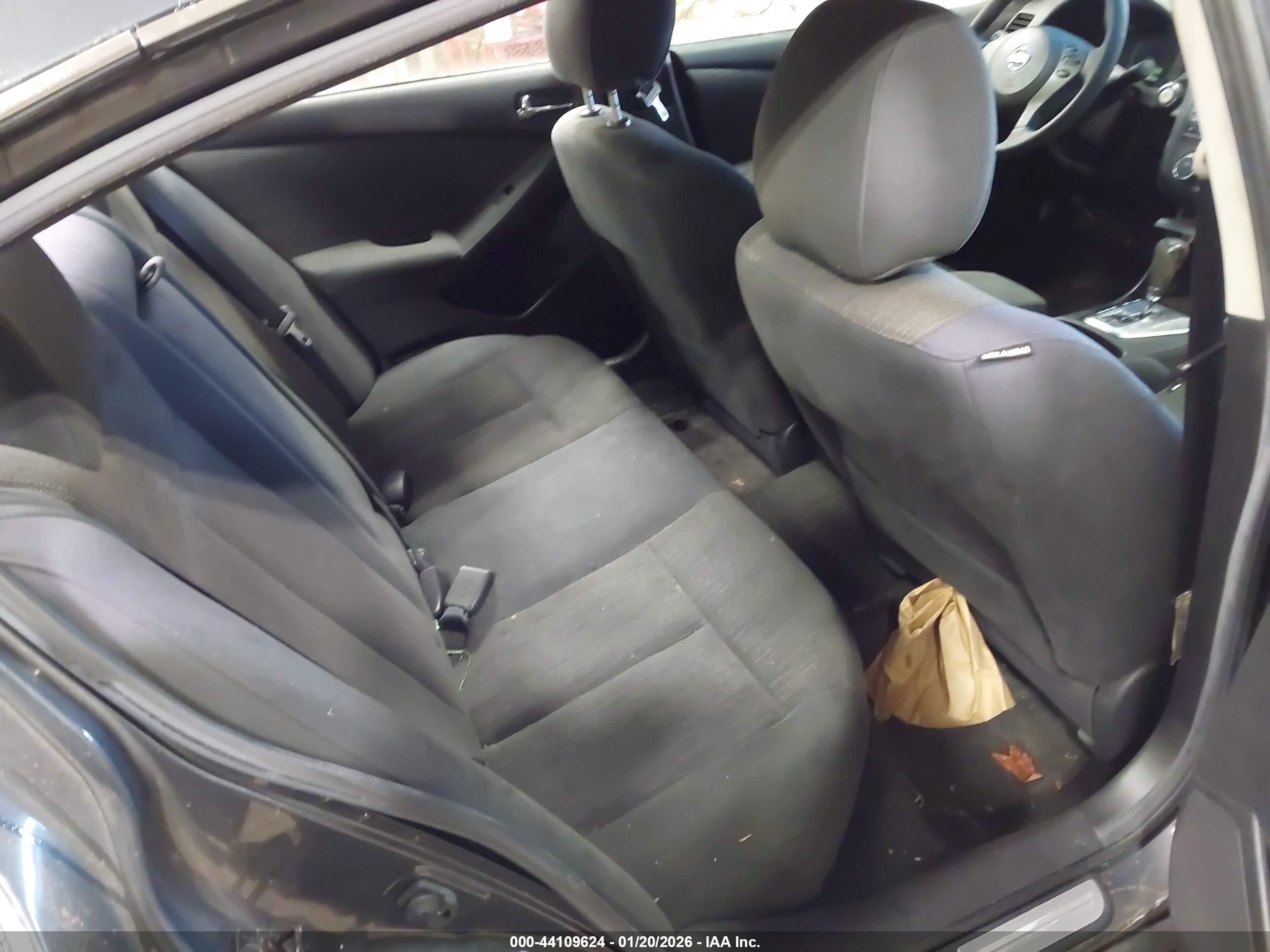 NISSAN ALTIMA image 8