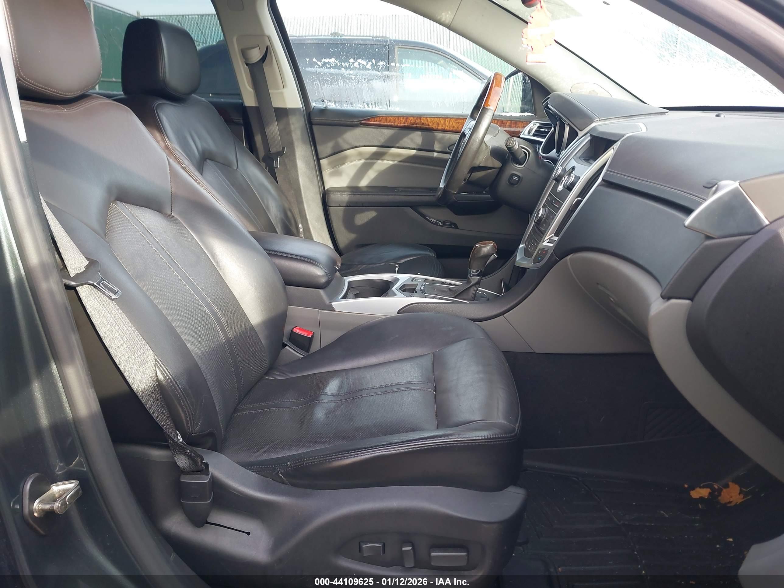 CADILLAC SRX image 5