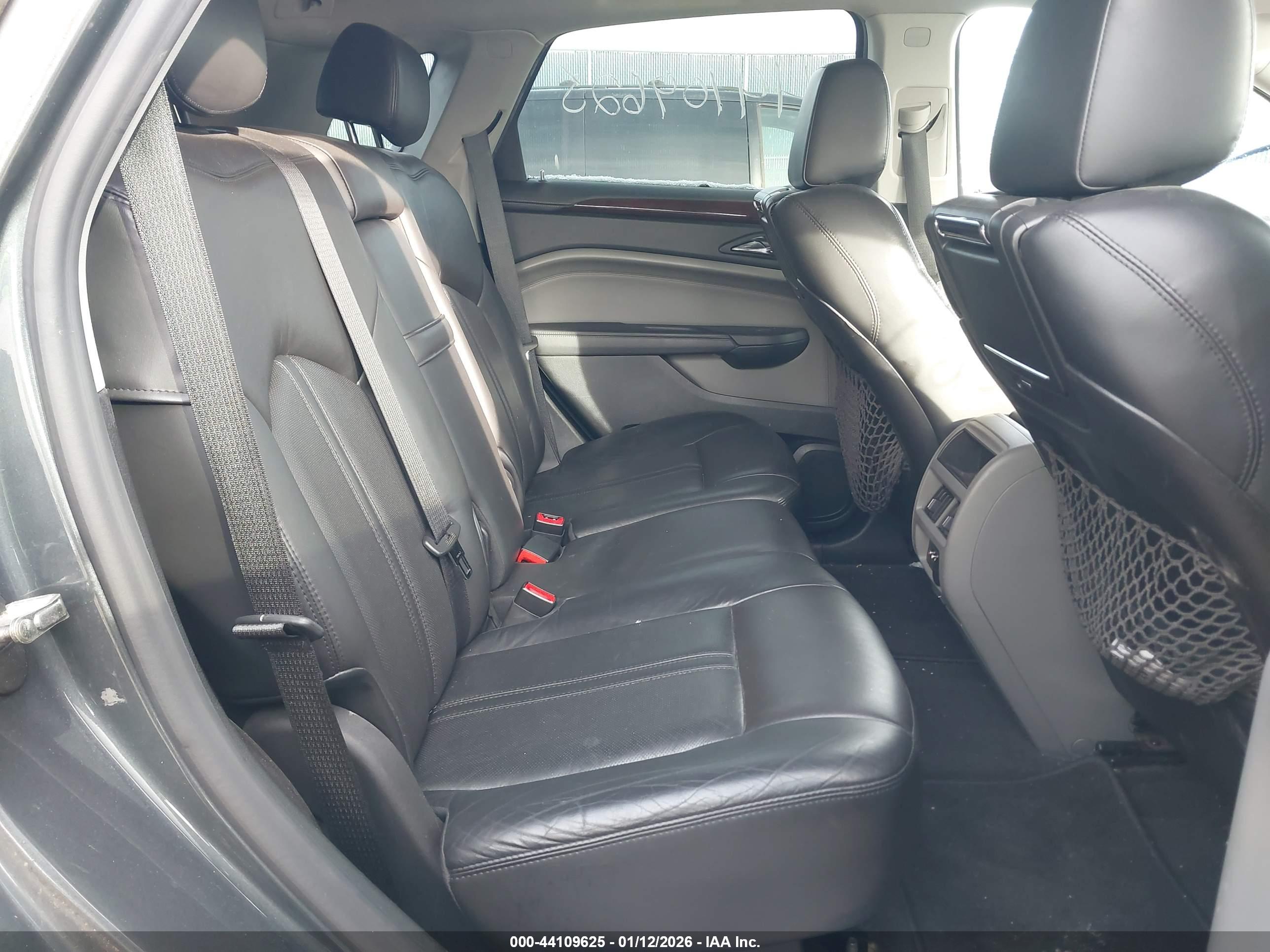 CADILLAC SRX image 8