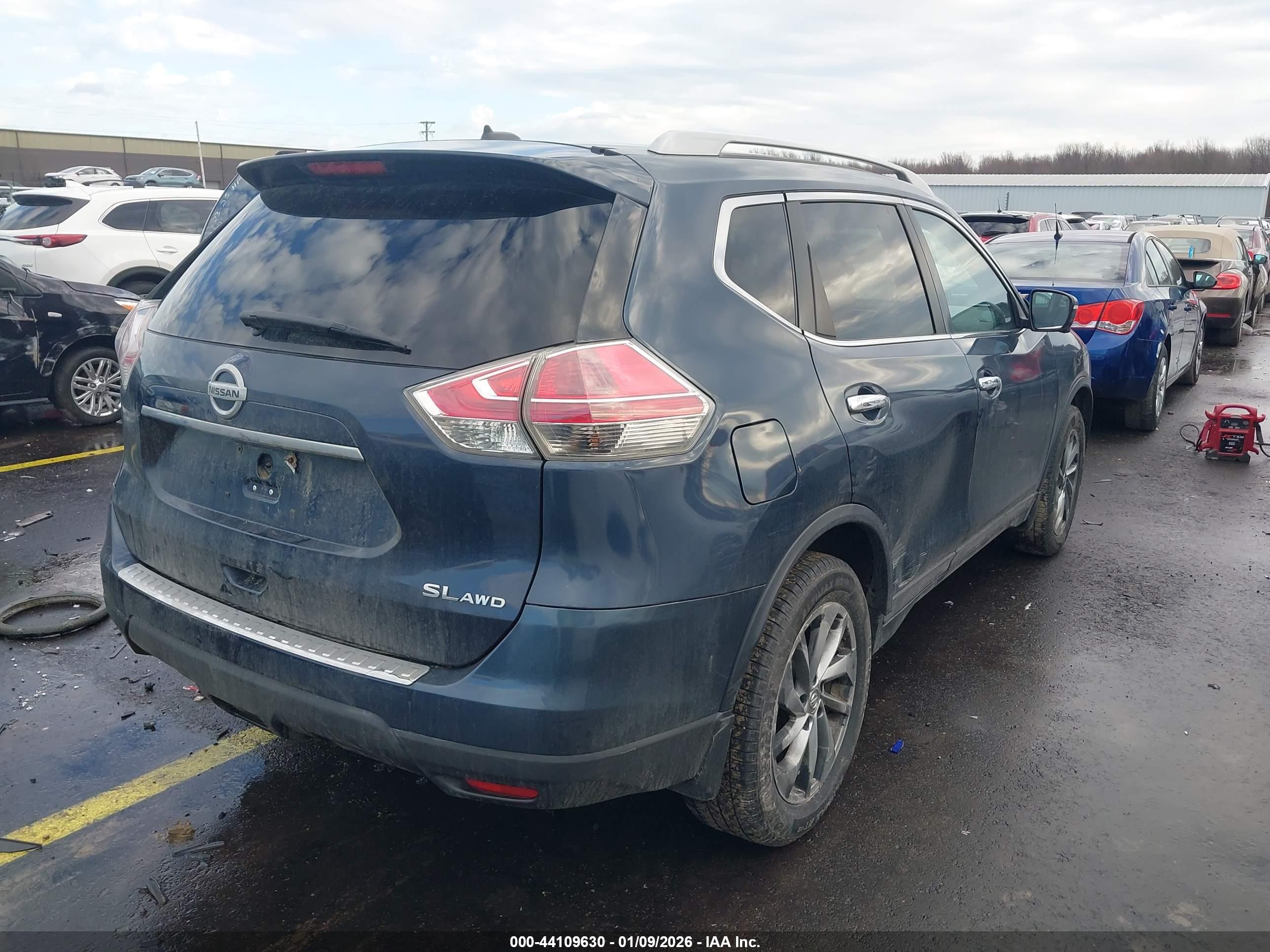 NISSAN ROGUE image 4