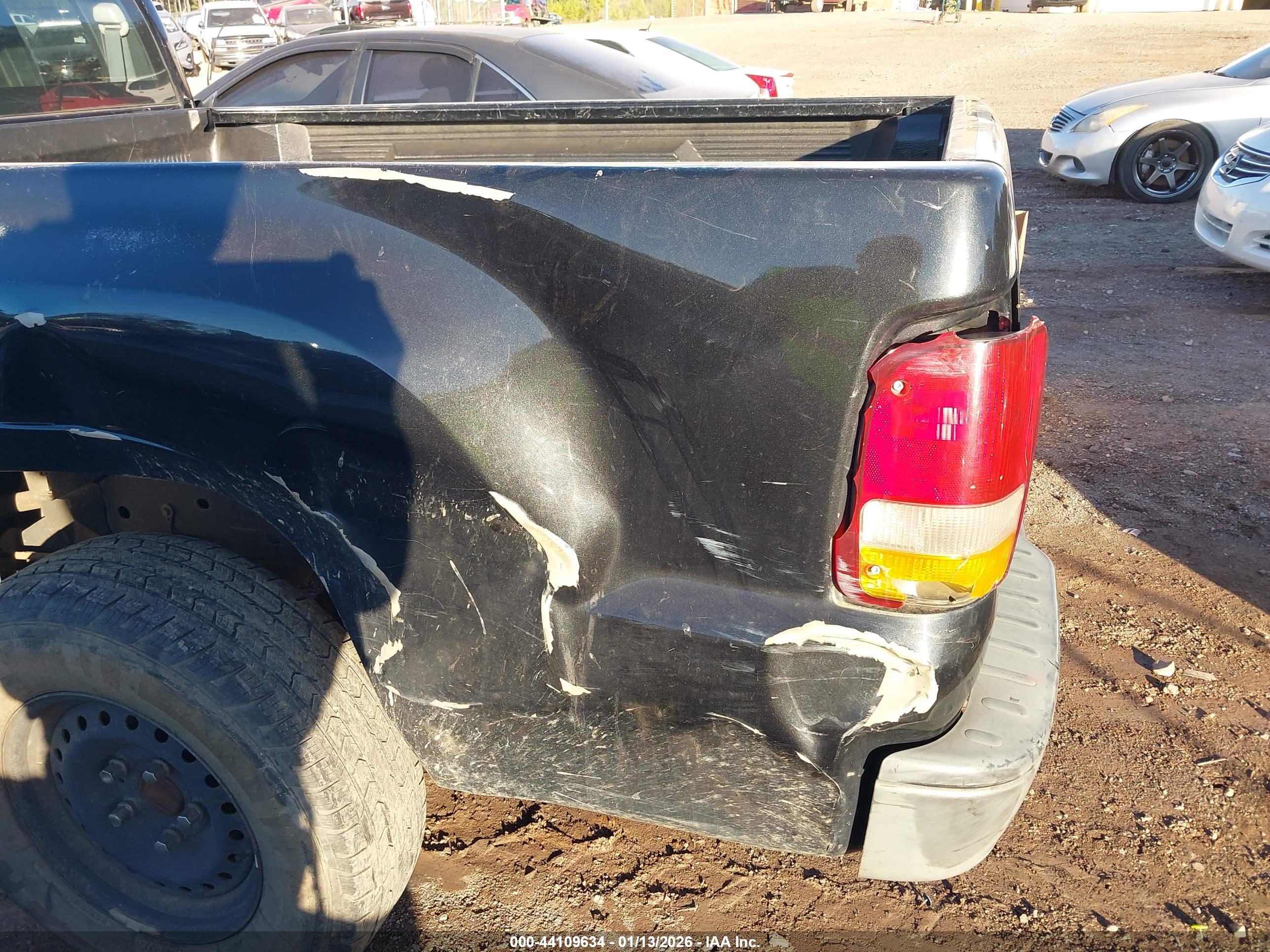 MITSUBISHI RAIDER image 6