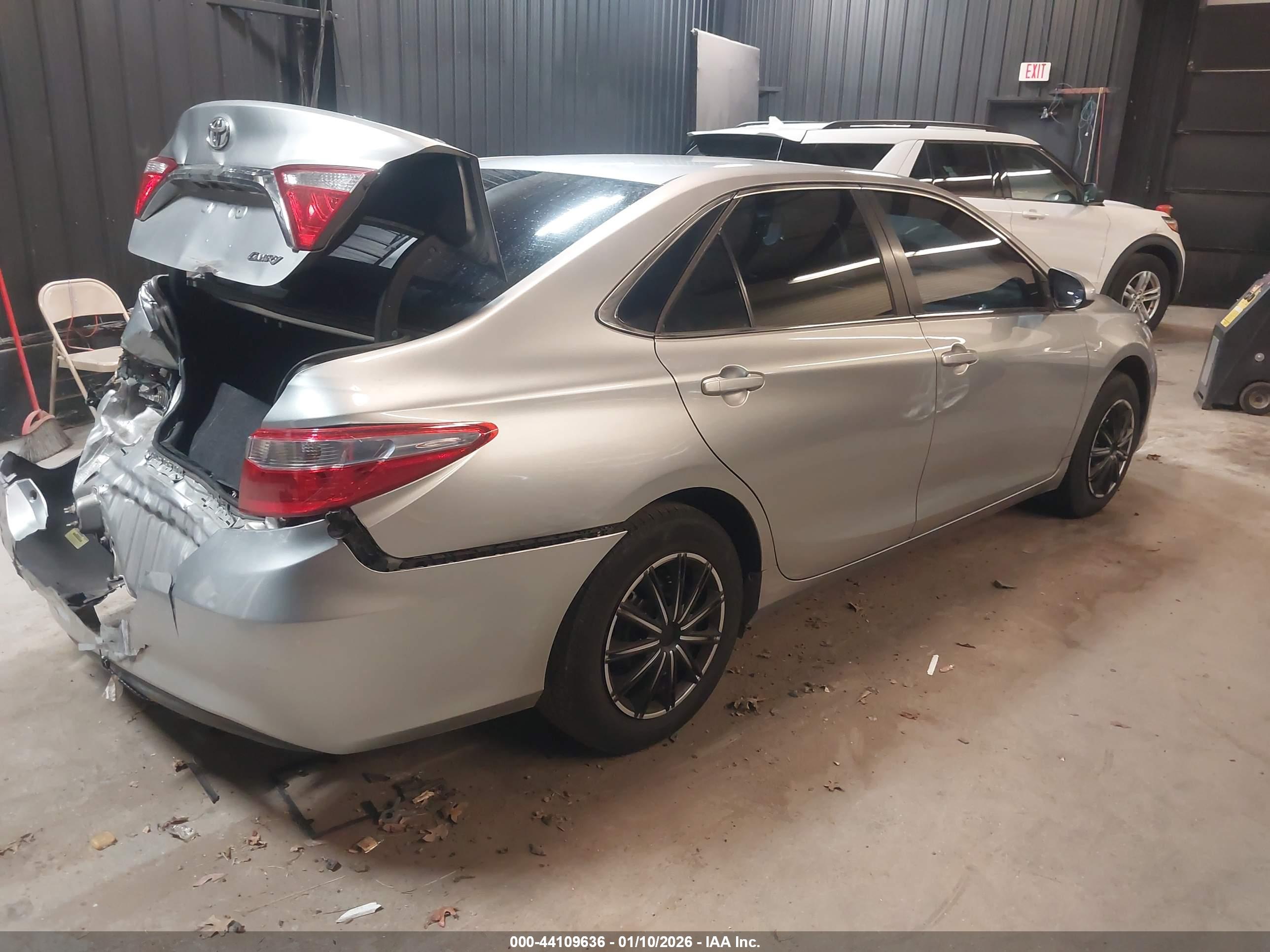 TOYOTA CAMRY image 4