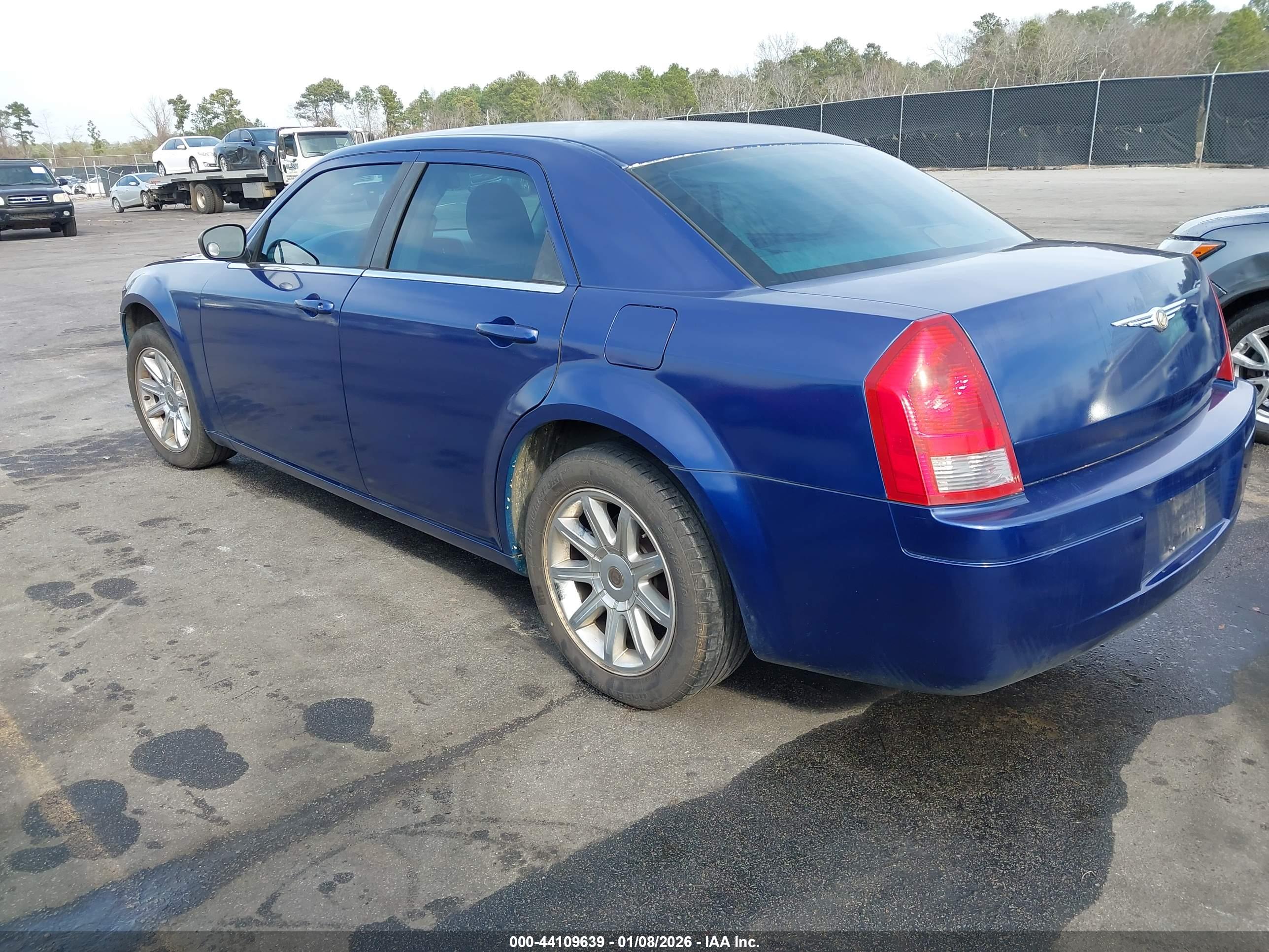 CHRYSLER 300 image 3