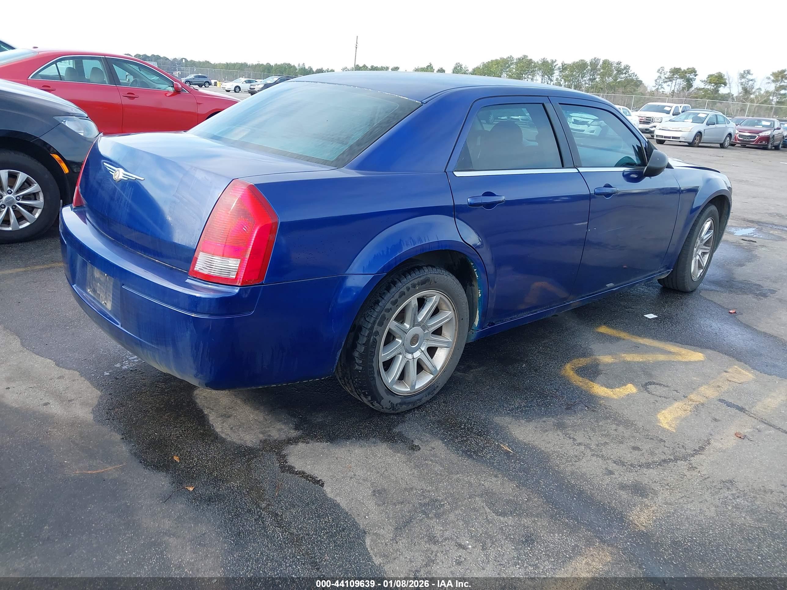 CHRYSLER 300 image 4