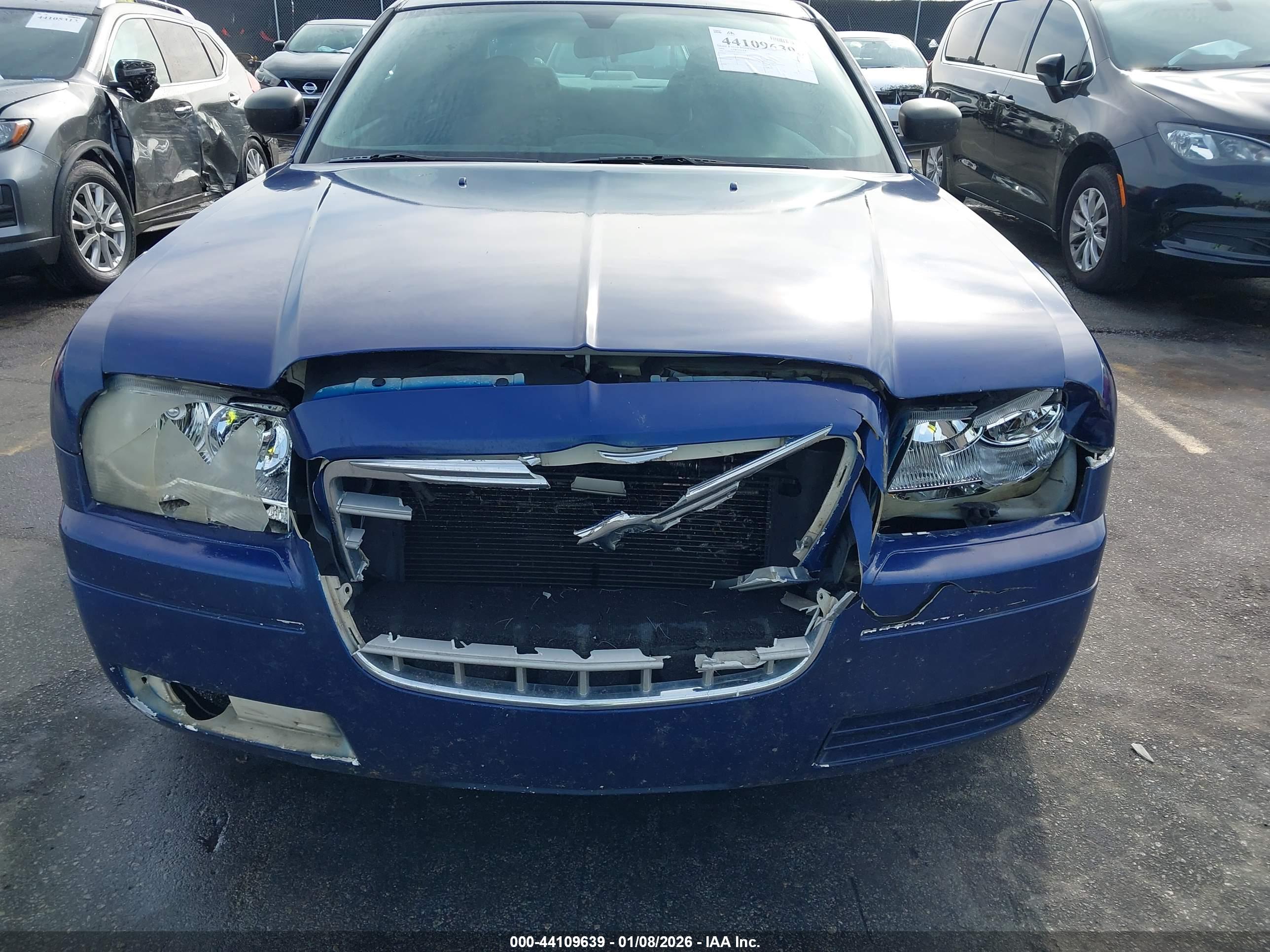CHRYSLER 300 image 6