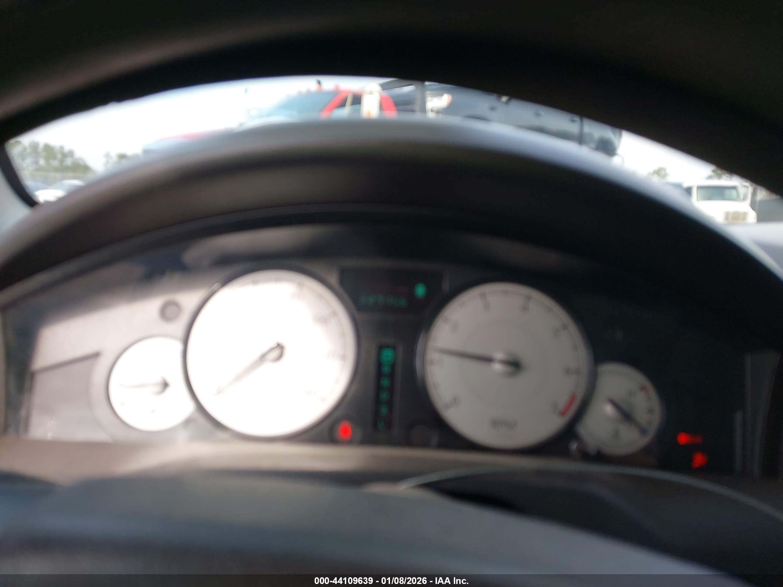 CHRYSLER 300 image 7