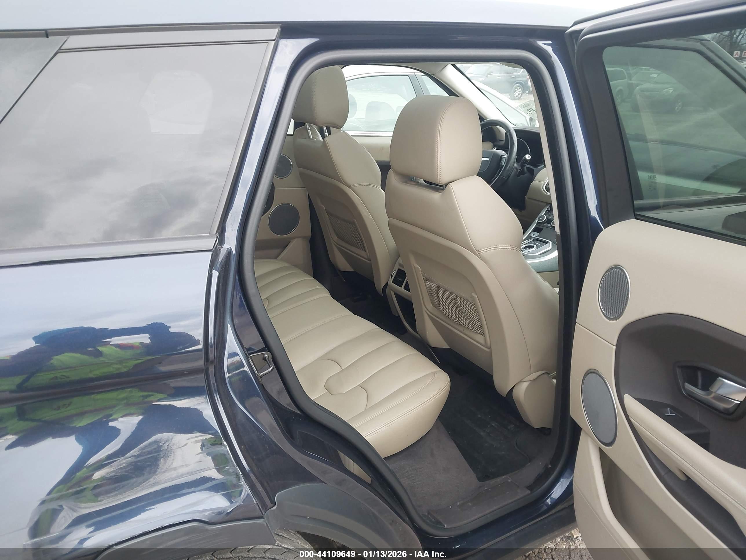 LAND ROVER image 8
