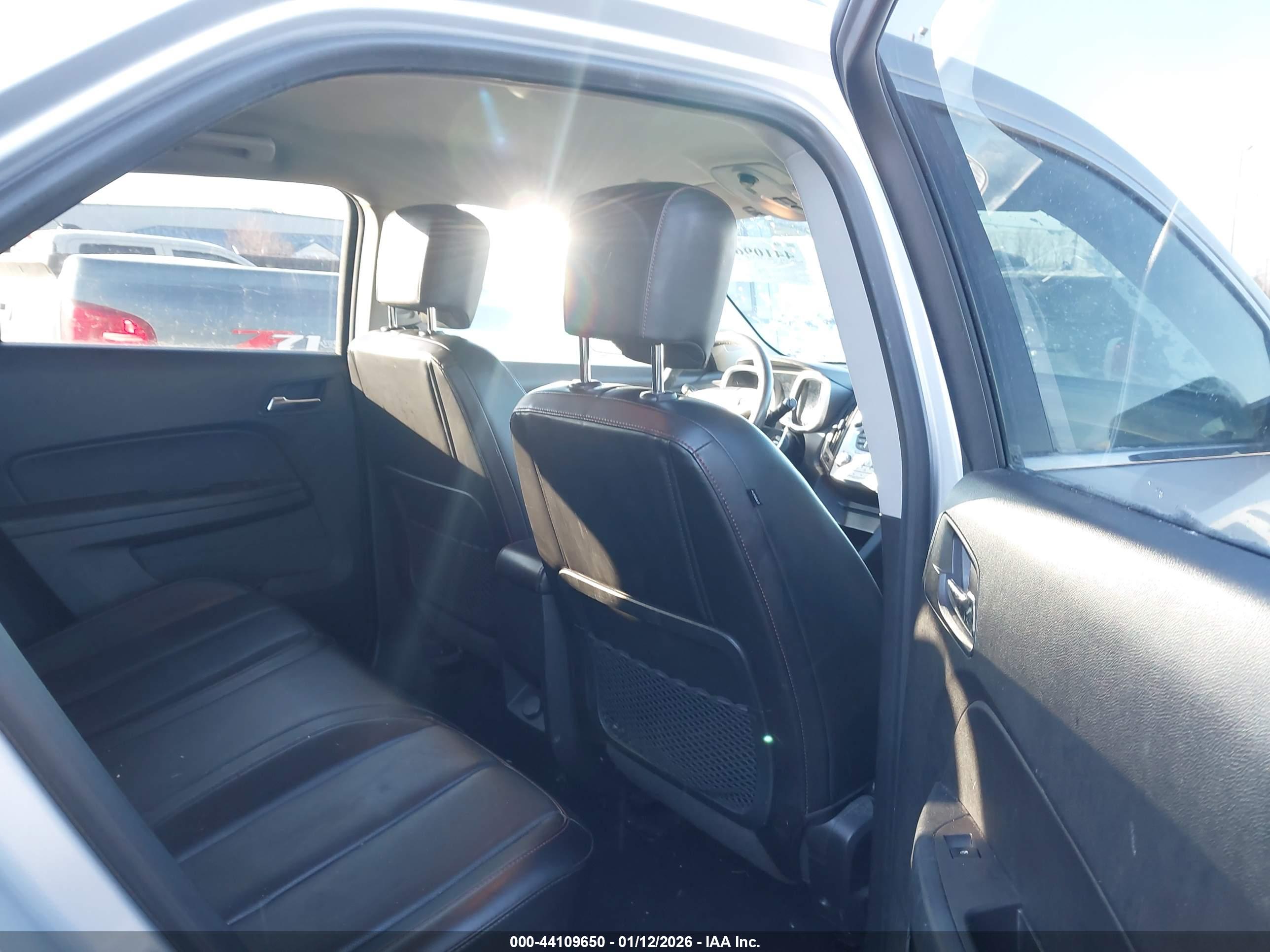 CHEVROLET EQUINOX image 8