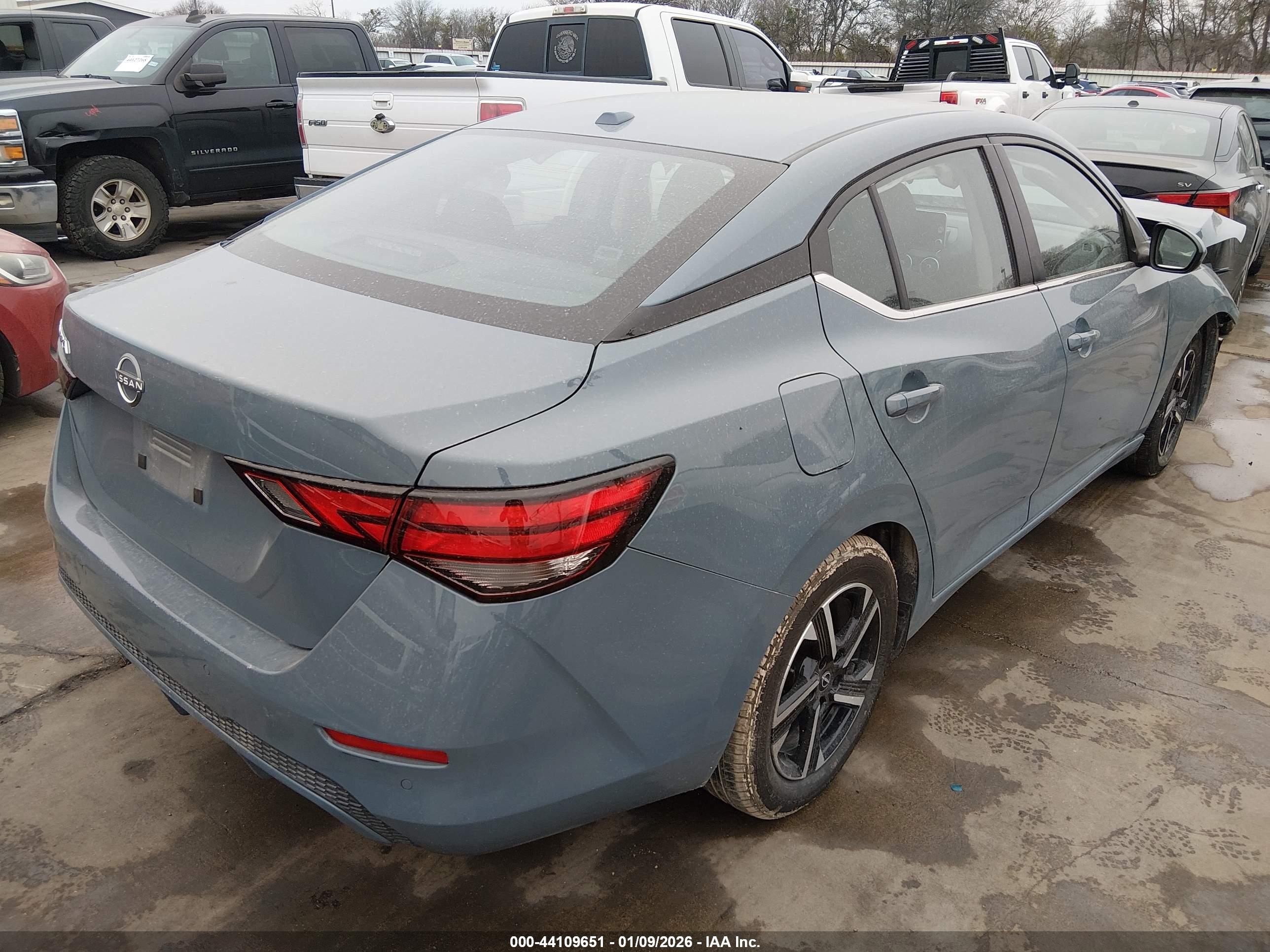 NISSAN SENTRA image 4