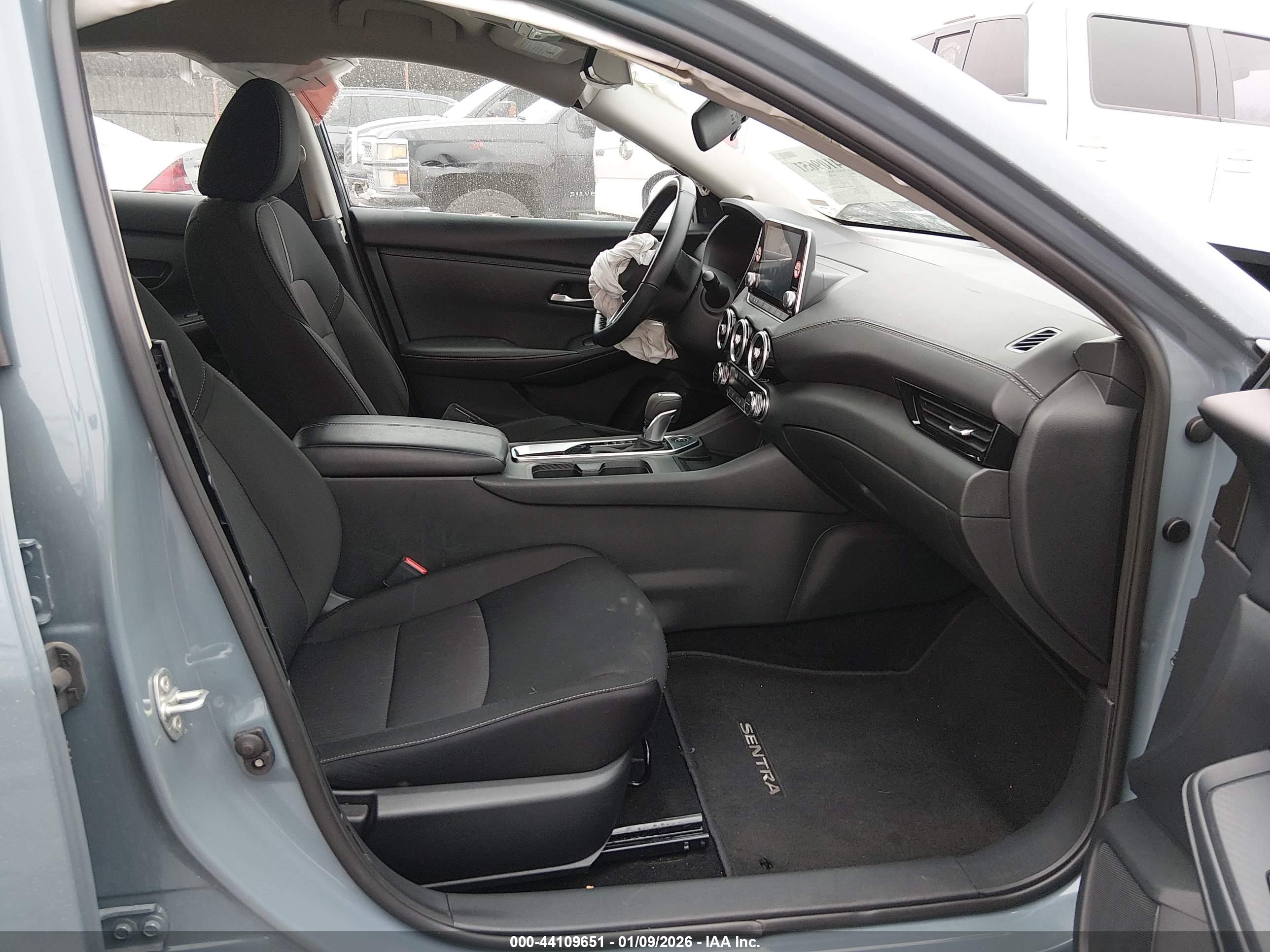 NISSAN SENTRA image 5
