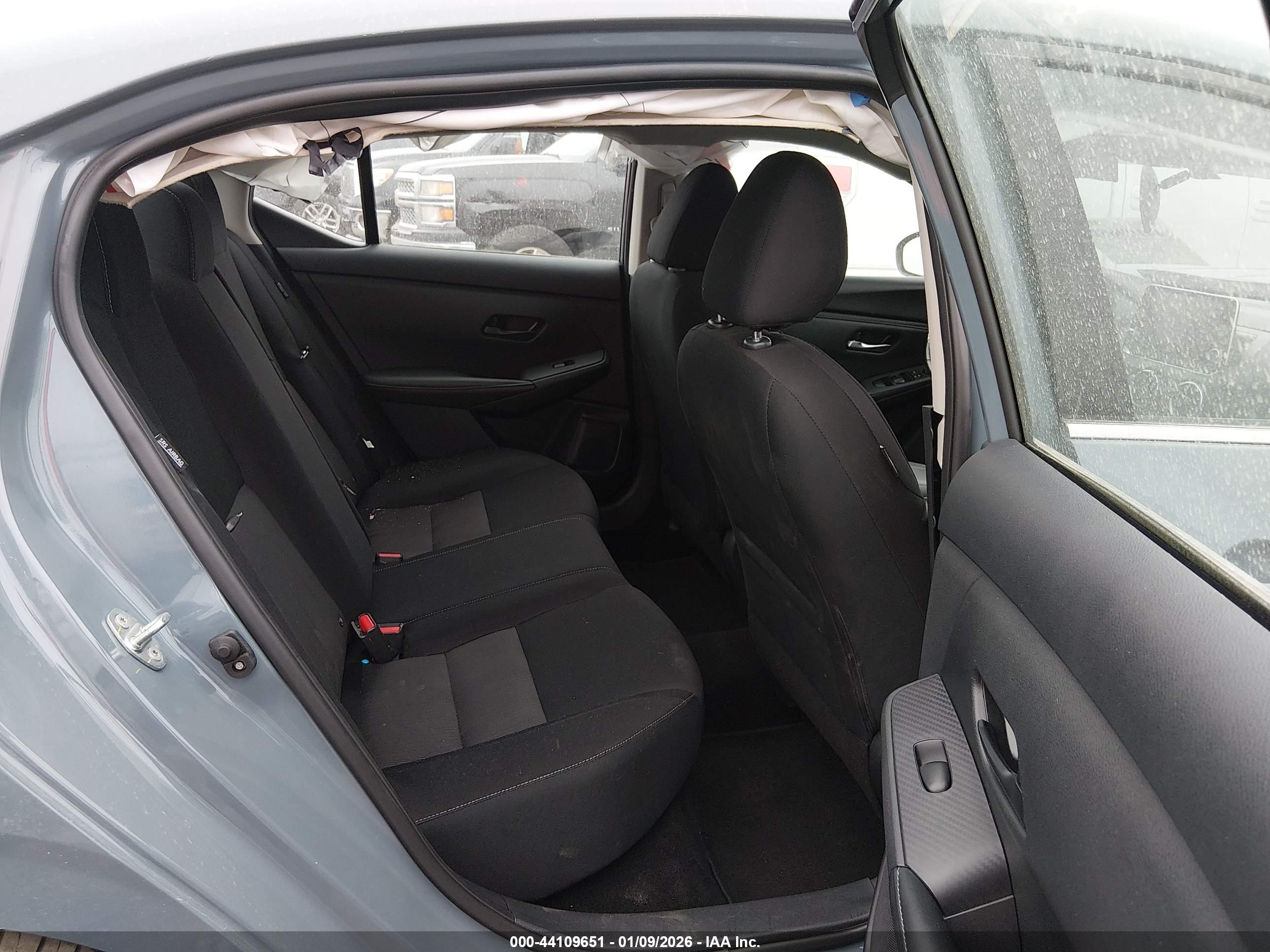 NISSAN SENTRA image 8