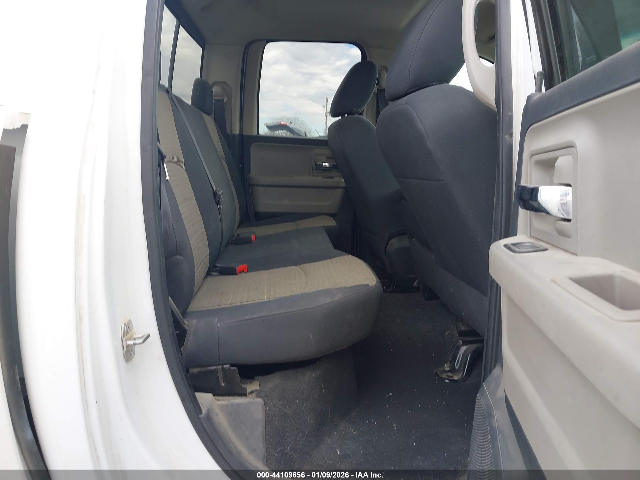 DODGE RAM image 8