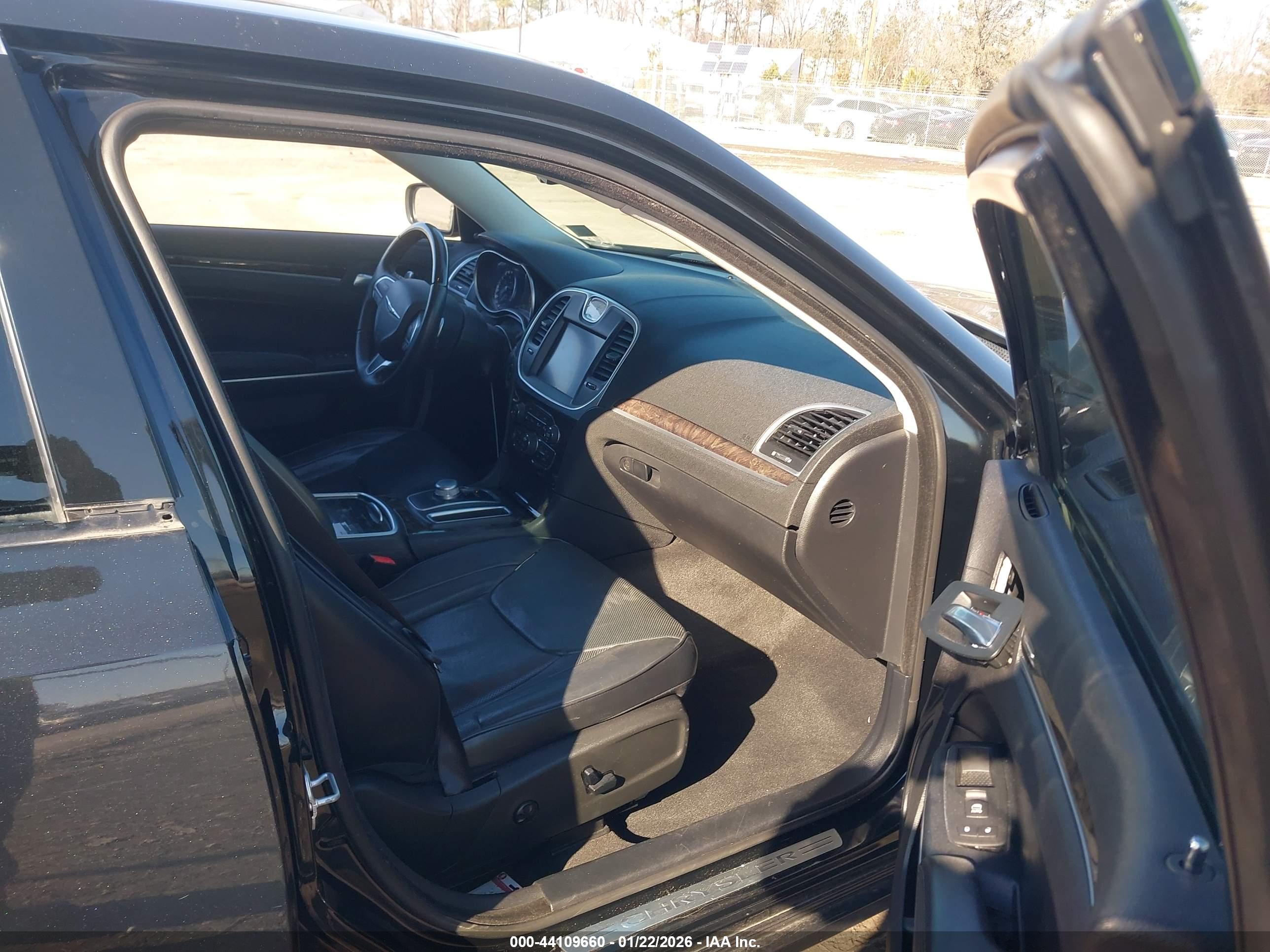 CHRYSLER 300C image 5