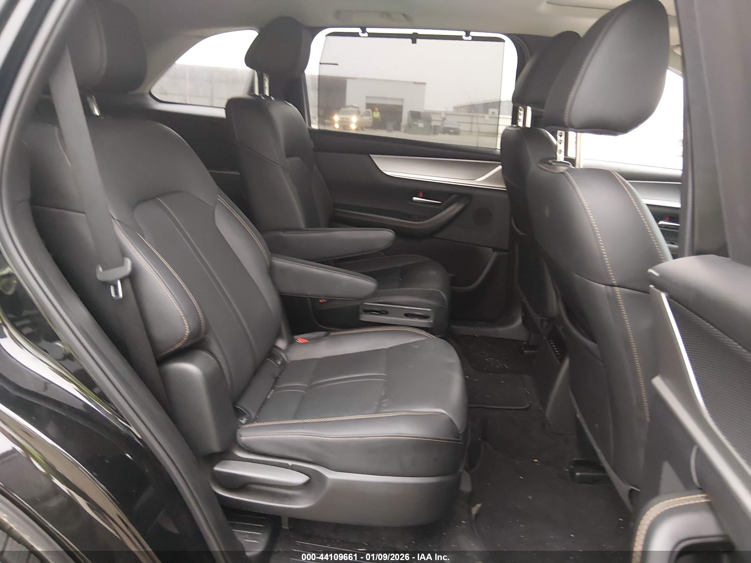 MAZDA CX-90 image 8