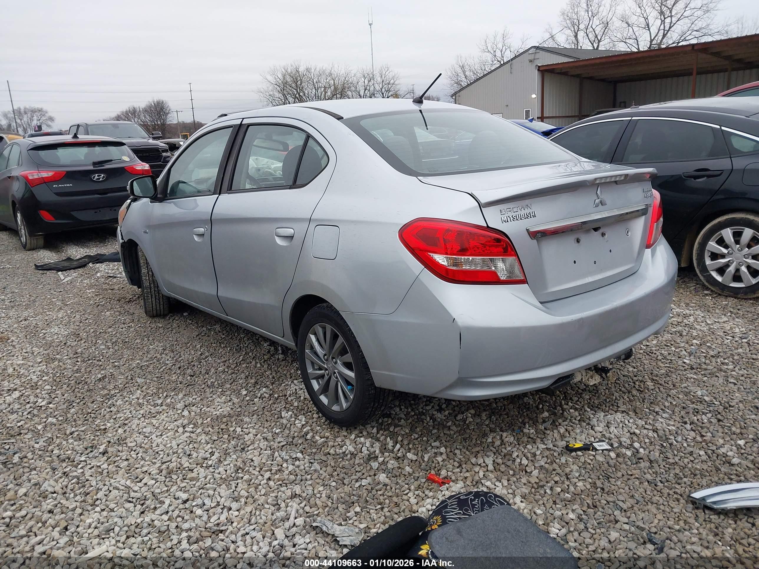 MITSUBISHI MIRAGE image 3