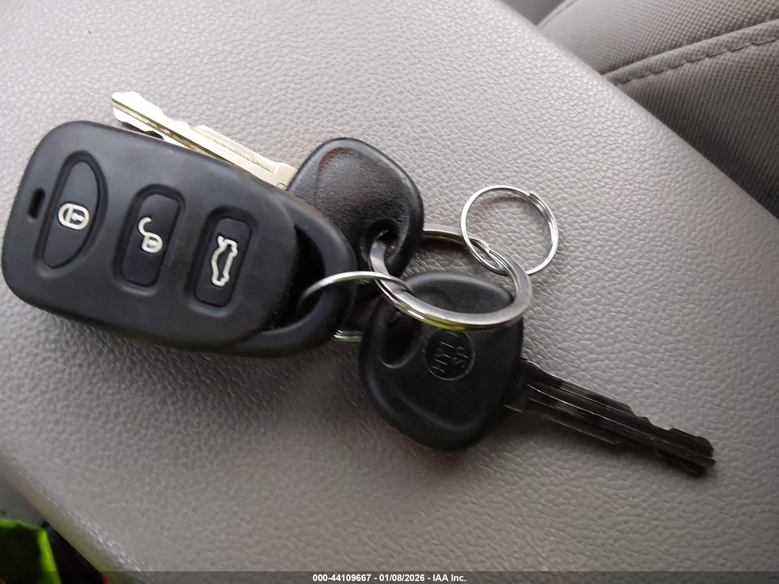 HYUNDAI ELANTRA image 11