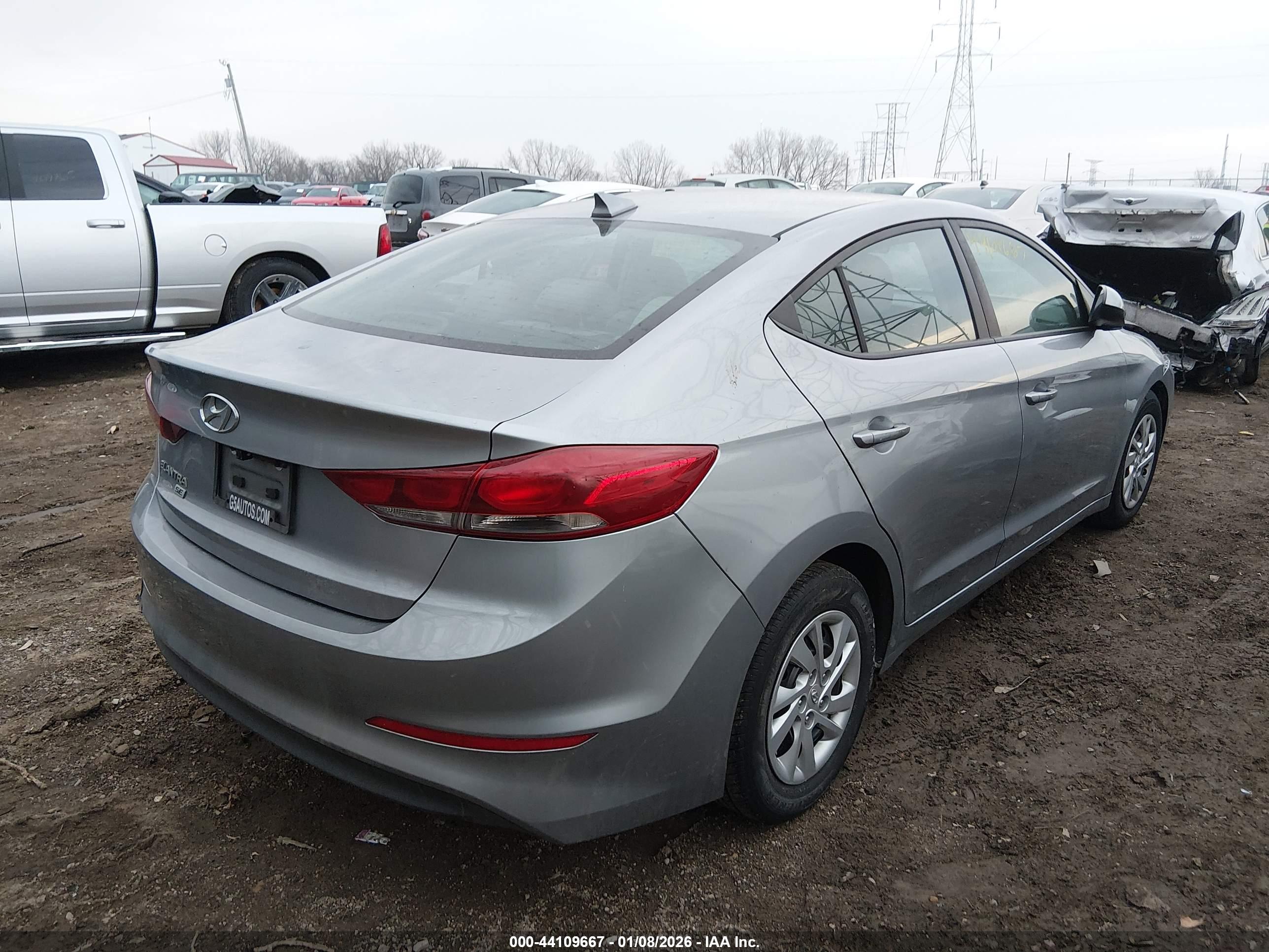 HYUNDAI ELANTRA image 4