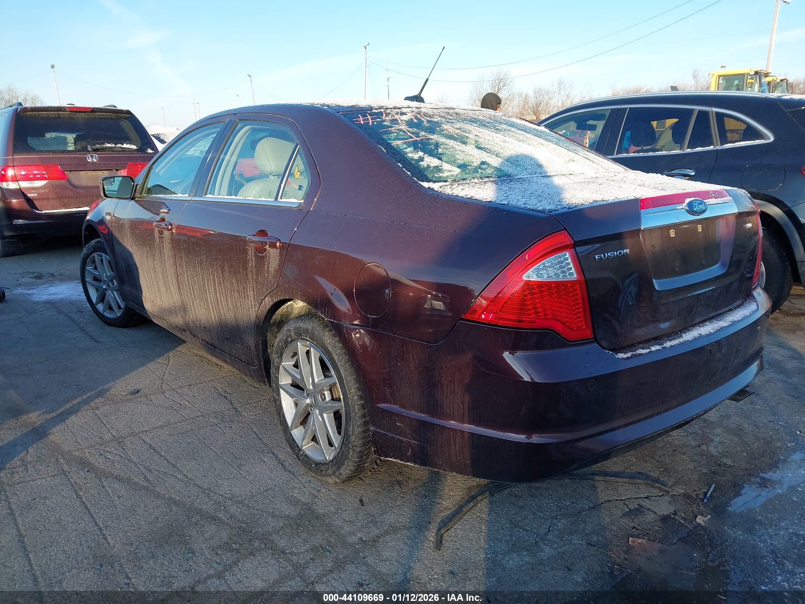FORD FUSION image 3