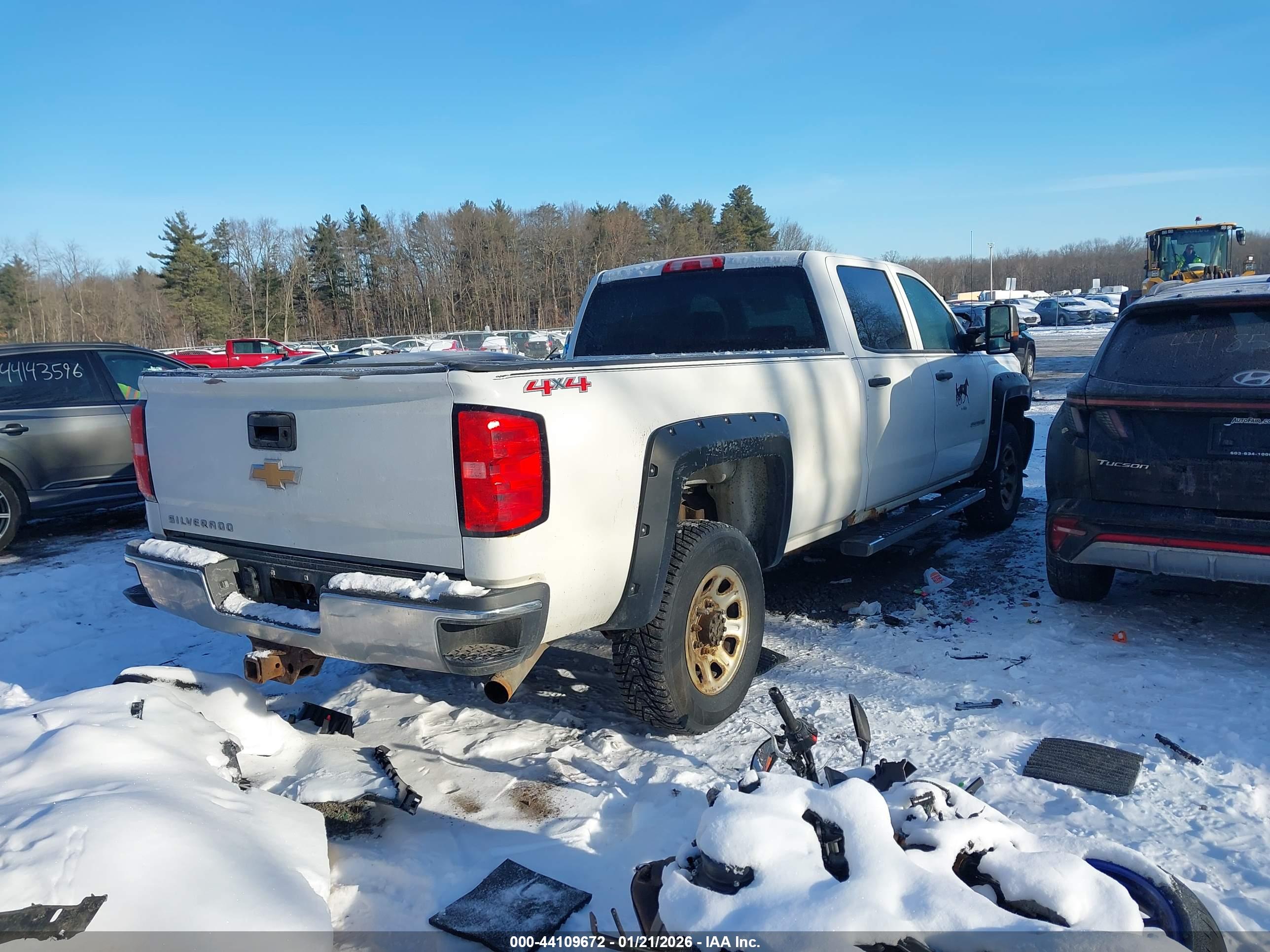 CHEVROLET SILVERADO image 4