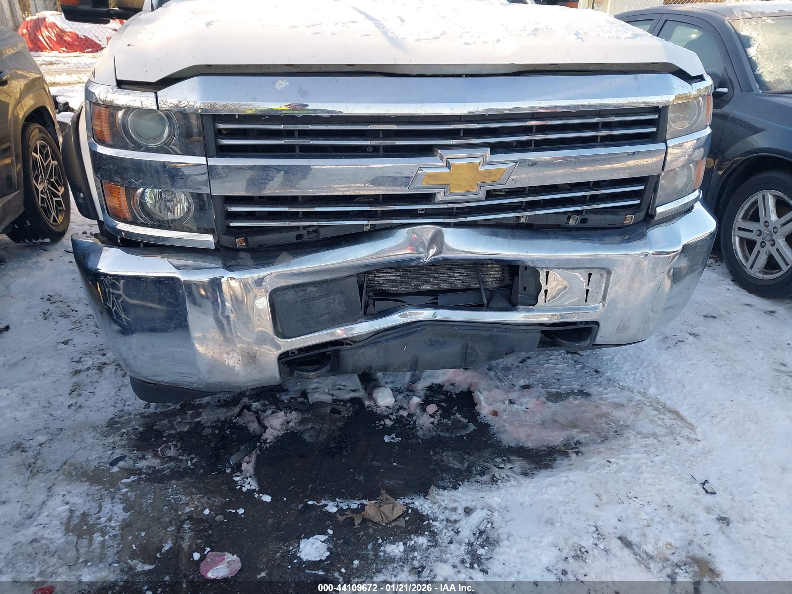 CHEVROLET SILVERADO image 6