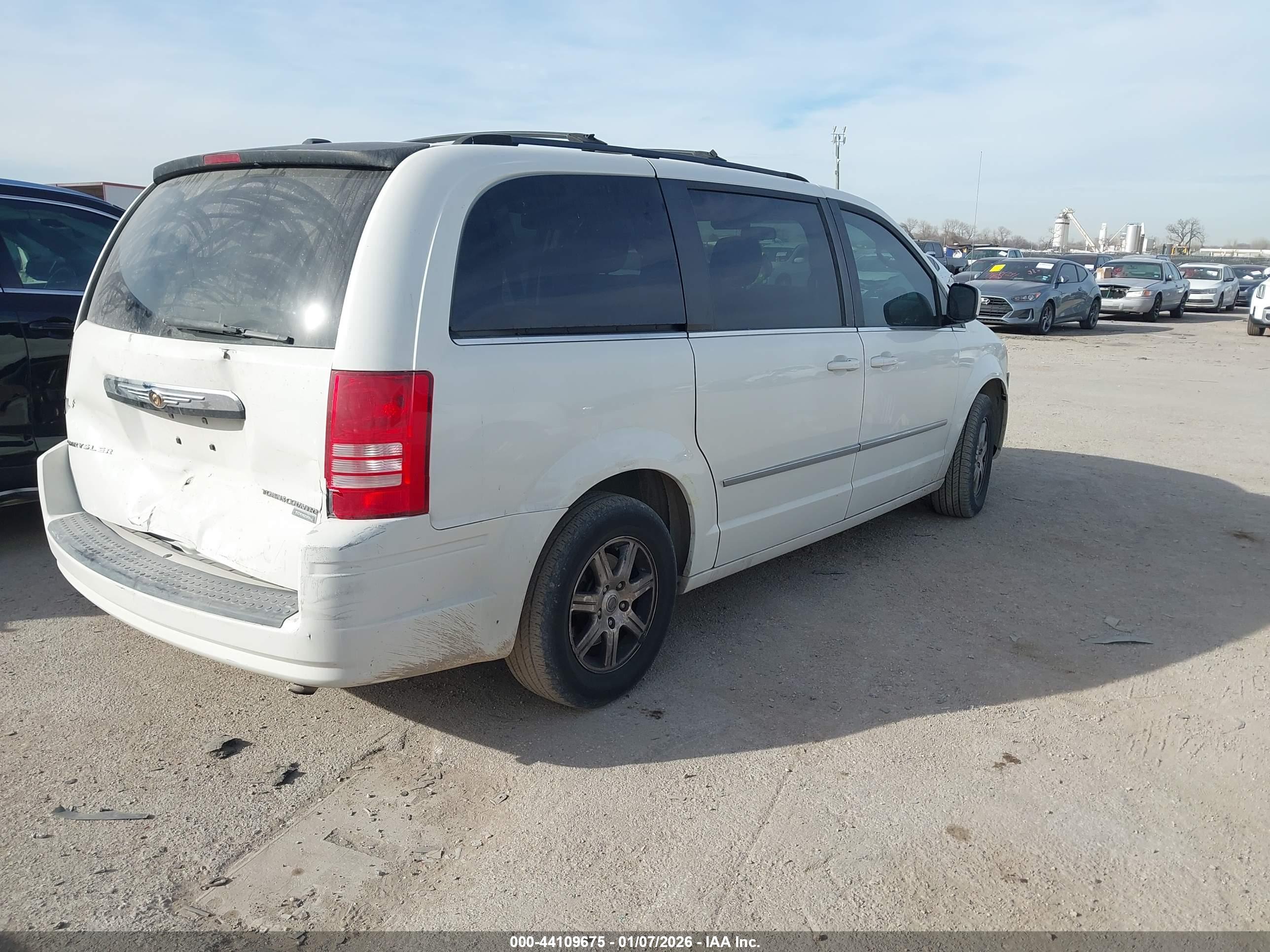 CHRYSLER TOWN image 4