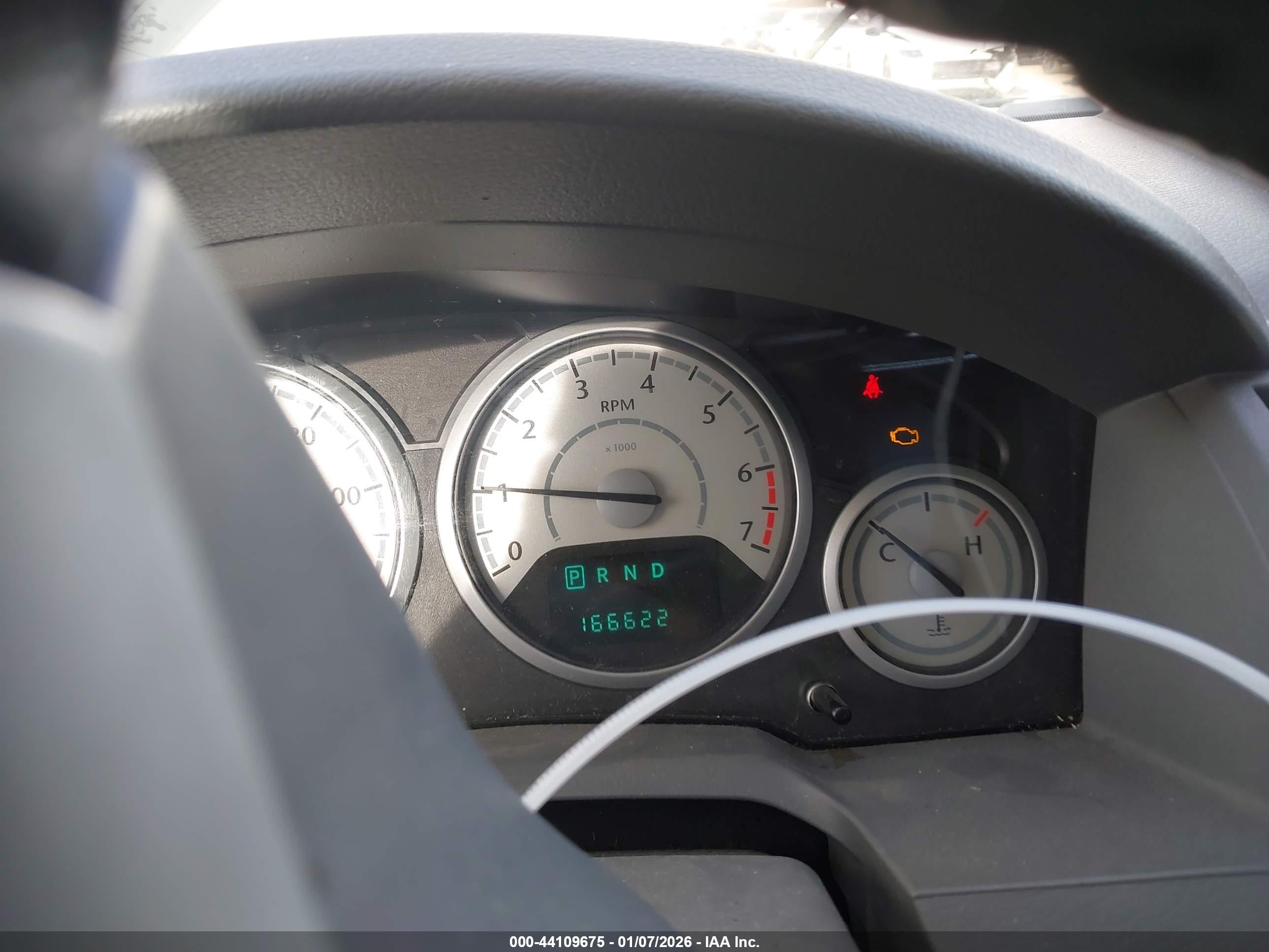 CHRYSLER TOWN image 7