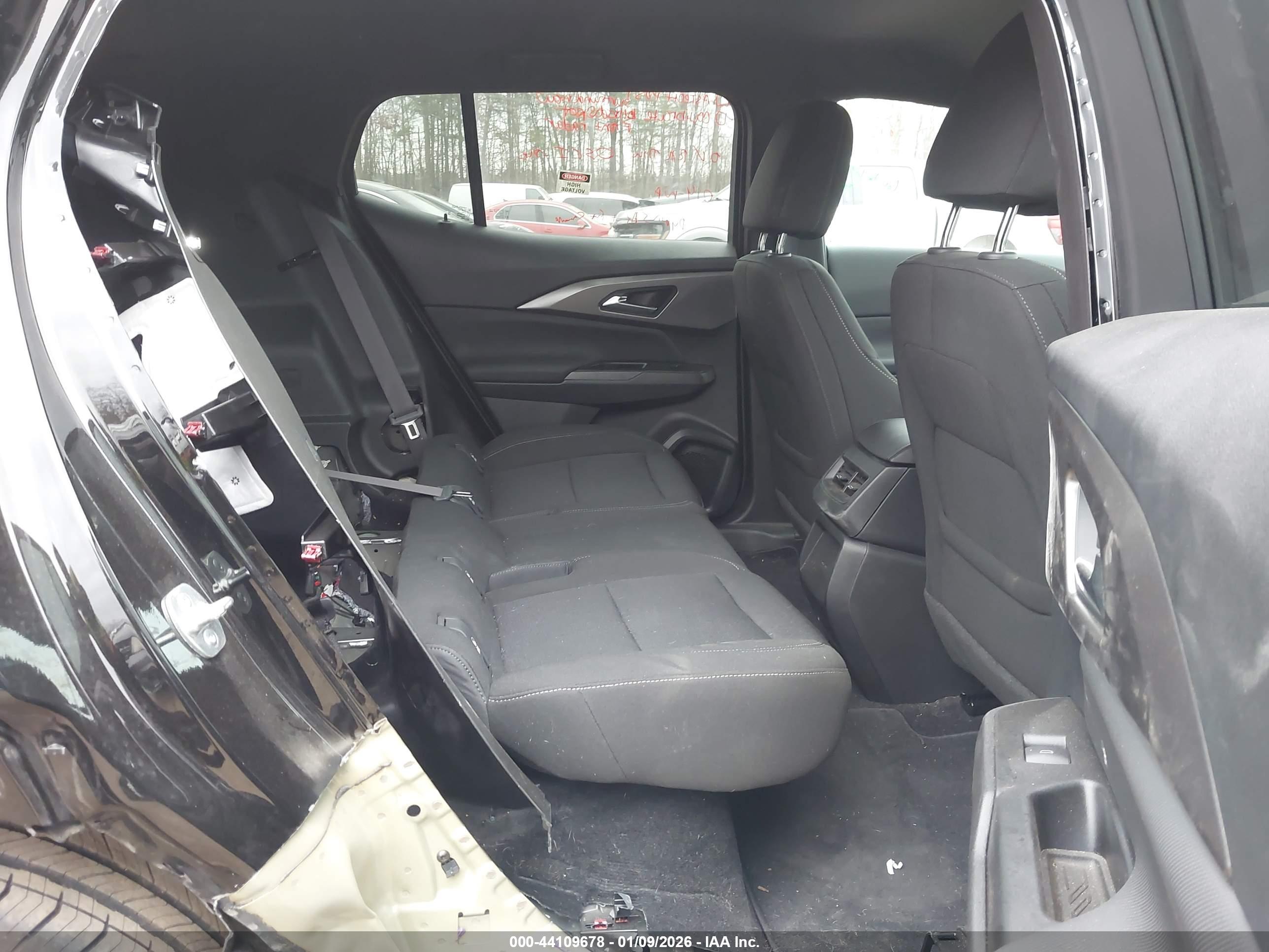 CHEVROLET EQUINOX image 8
