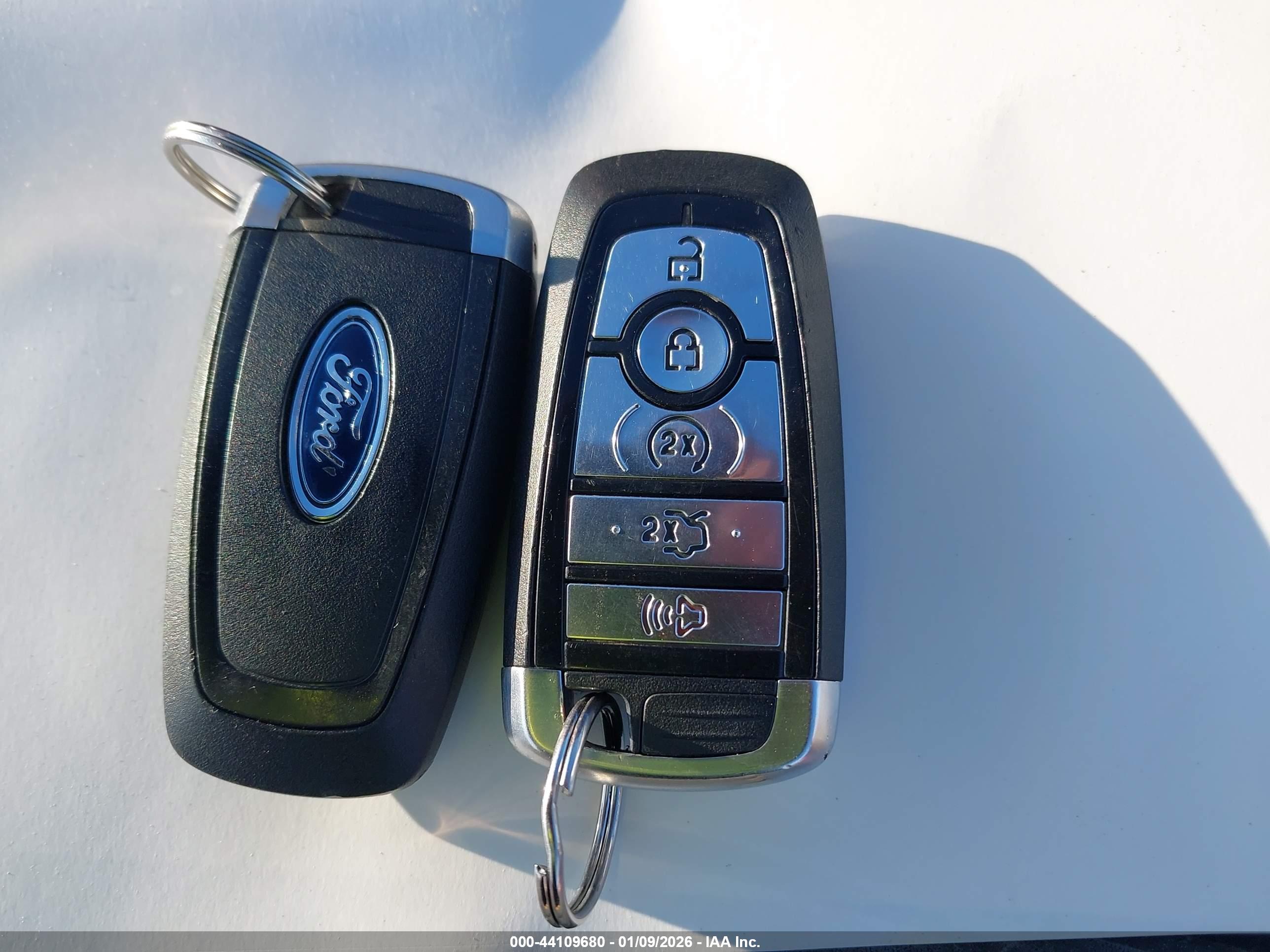 FORD FUSION image 11