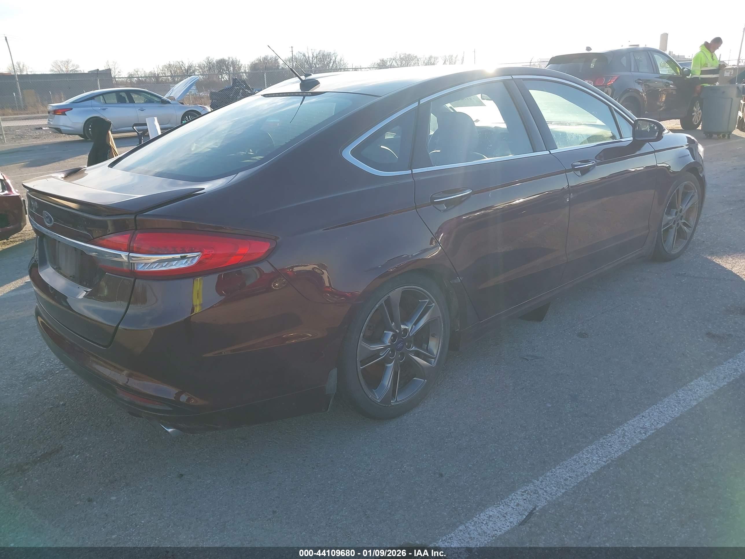 FORD FUSION image 4