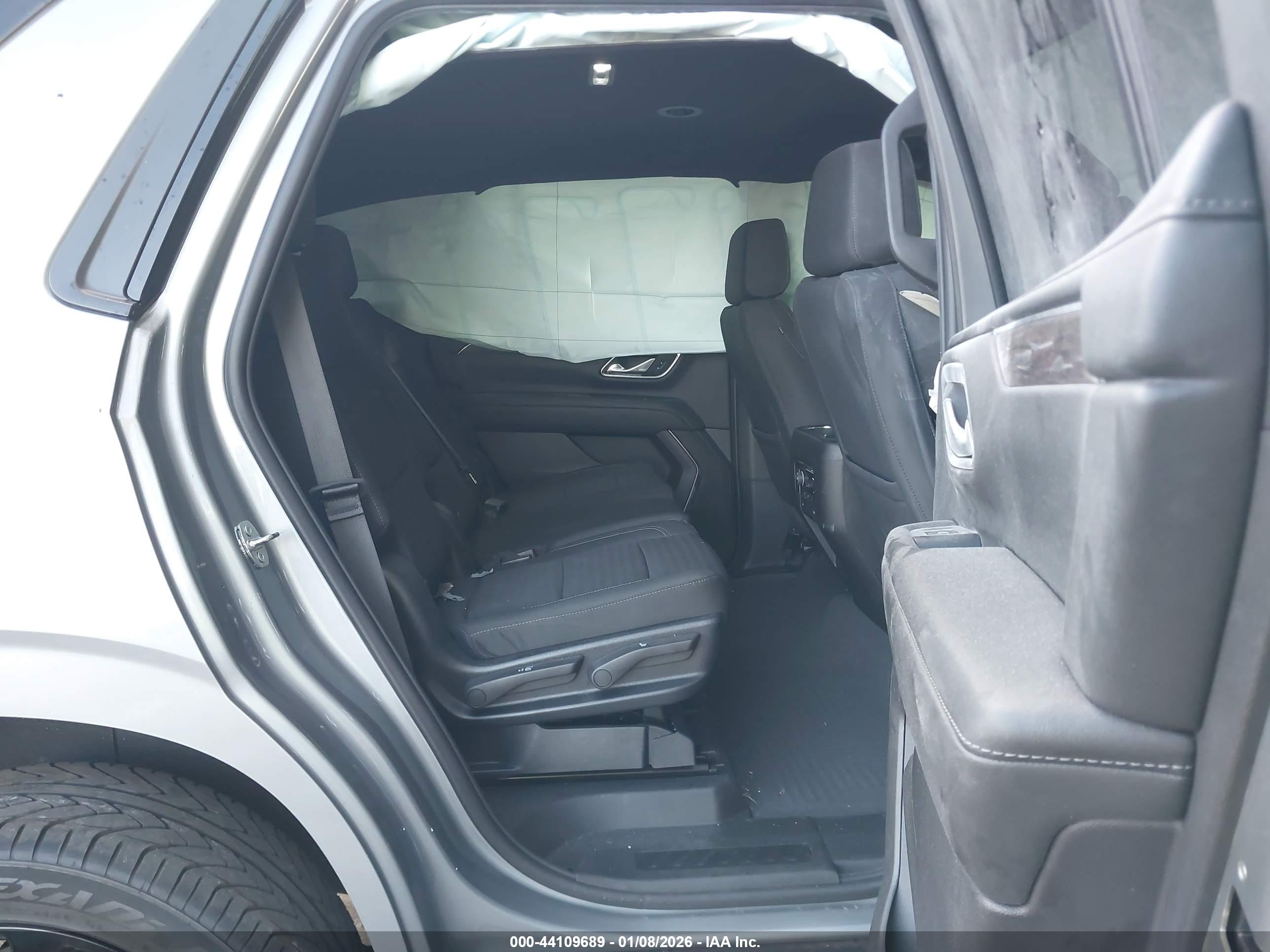 CHEVROLET TAHOE image 8