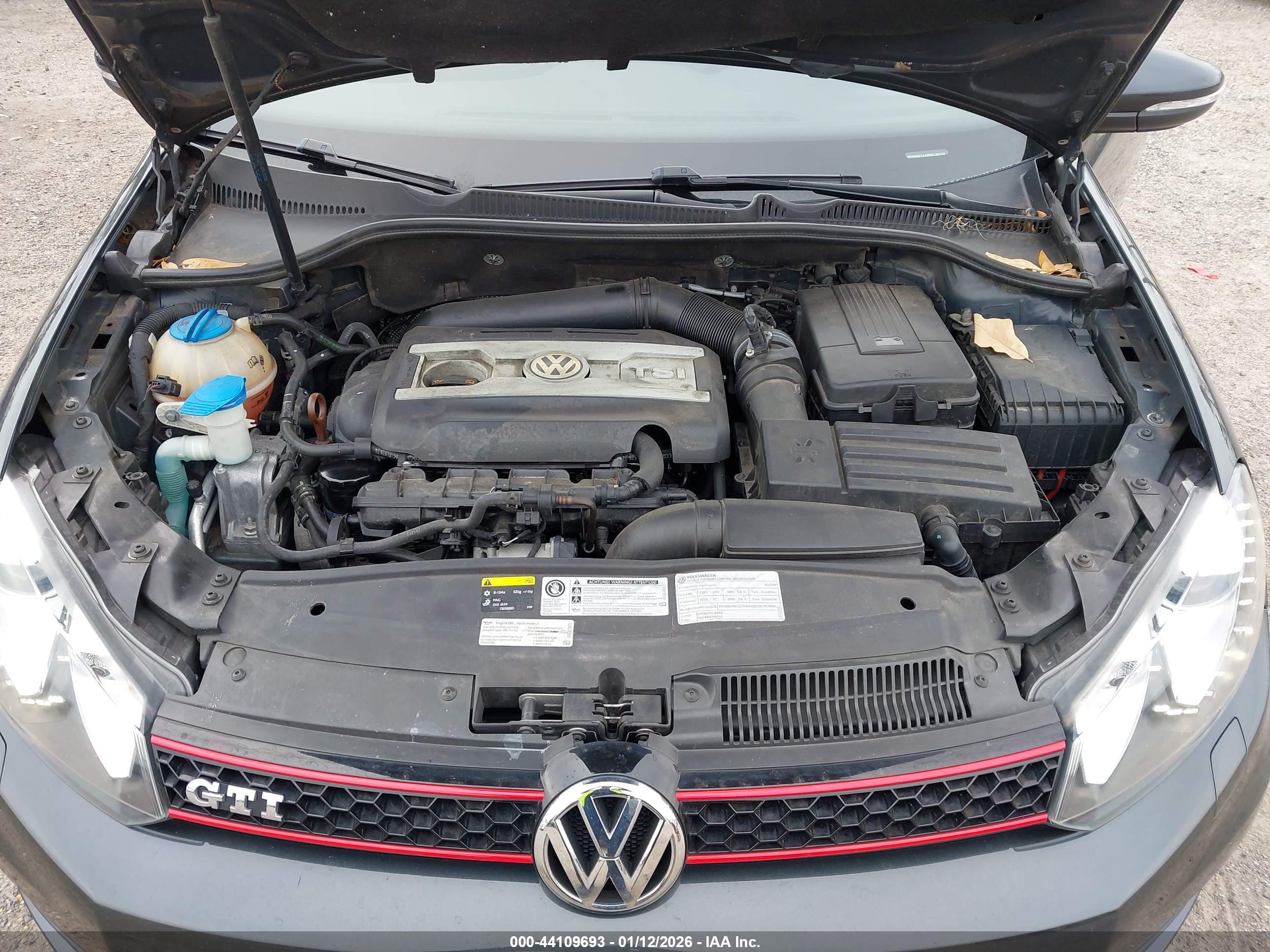 VOLKSWAGEN GTI image 10
