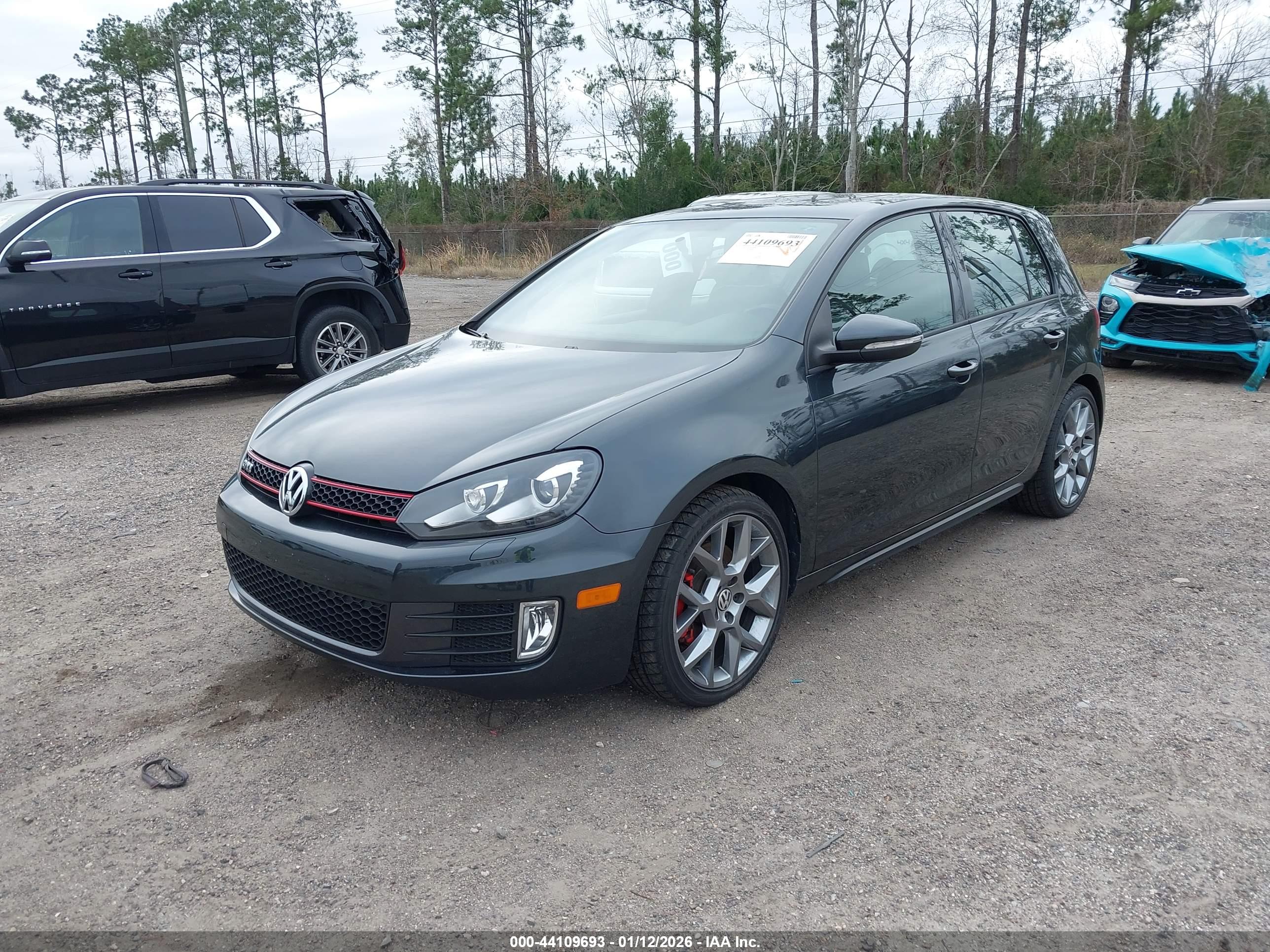 VOLKSWAGEN GTI image 2