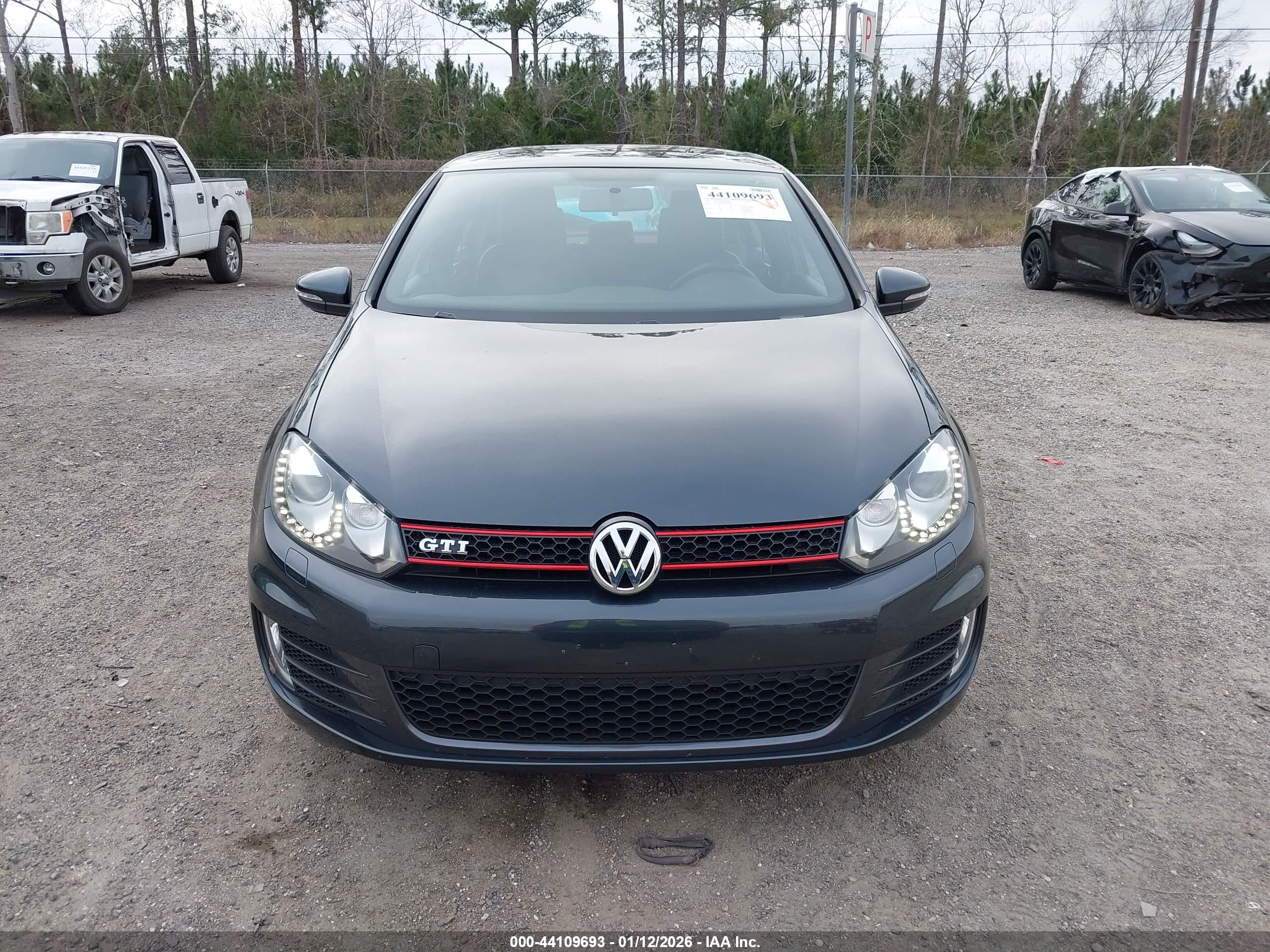 VOLKSWAGEN GTI image 6