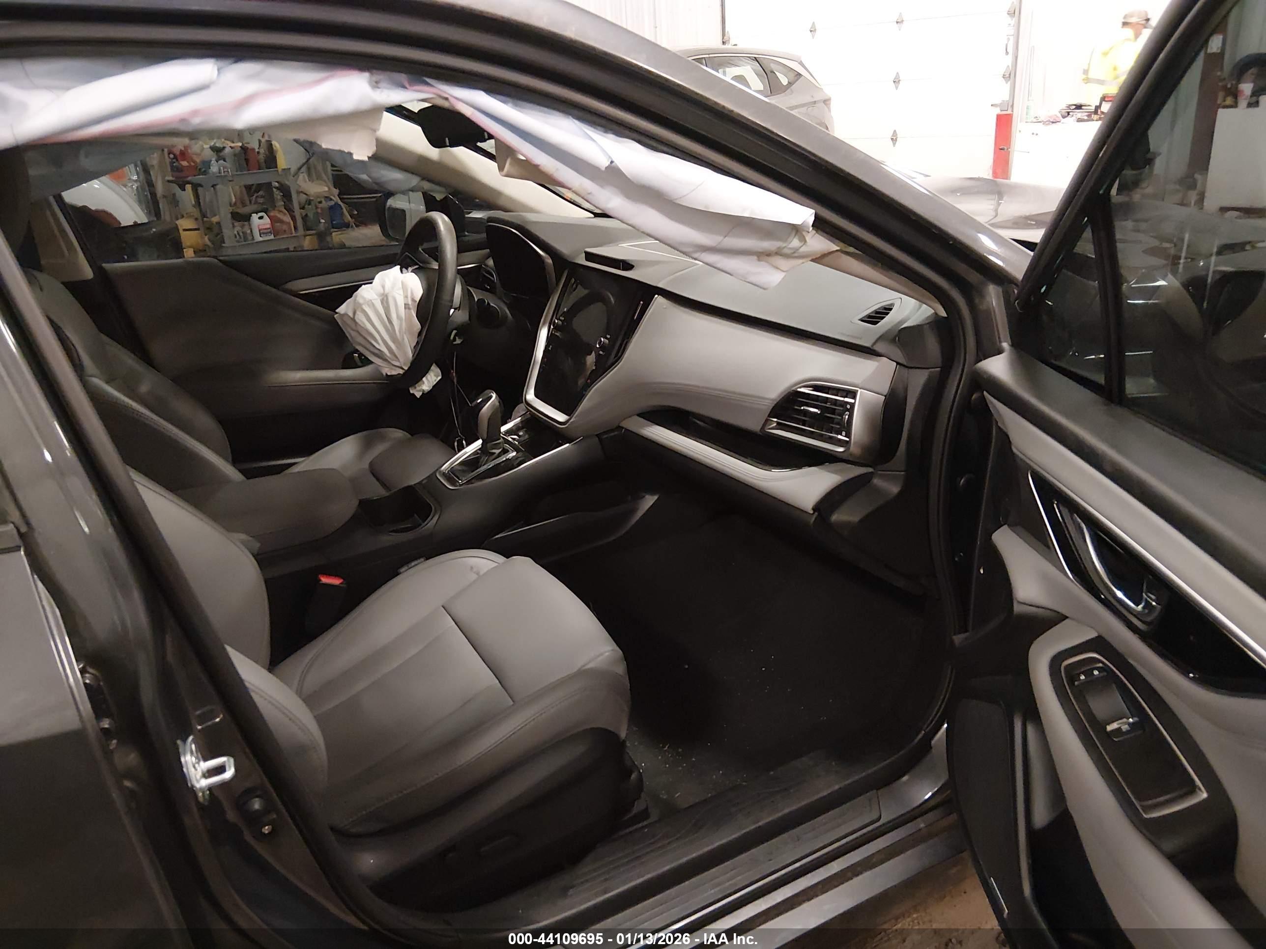 SUBARU LEGACY image 5