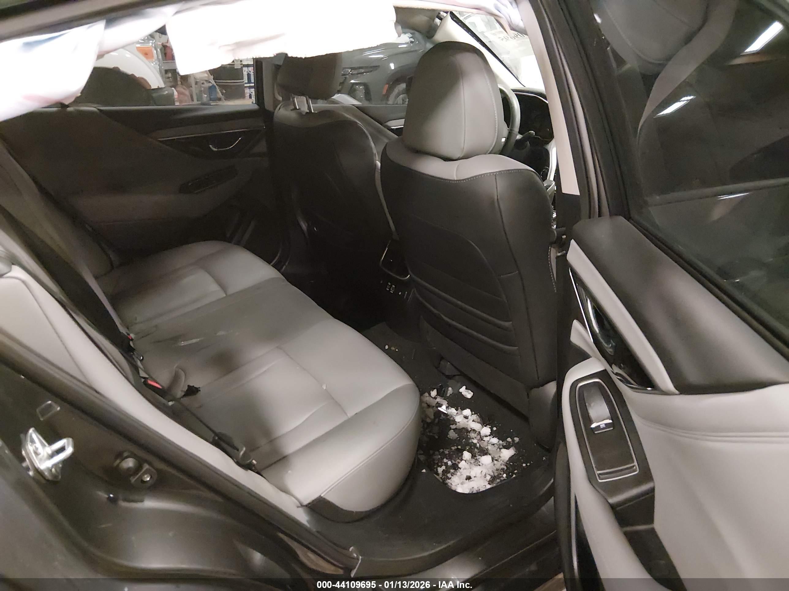 SUBARU LEGACY image 8