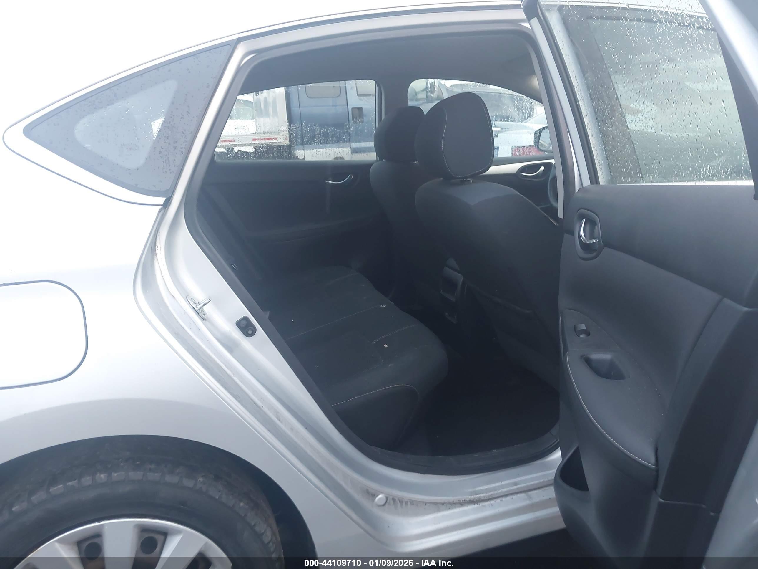 NISSAN SENTRA image 8