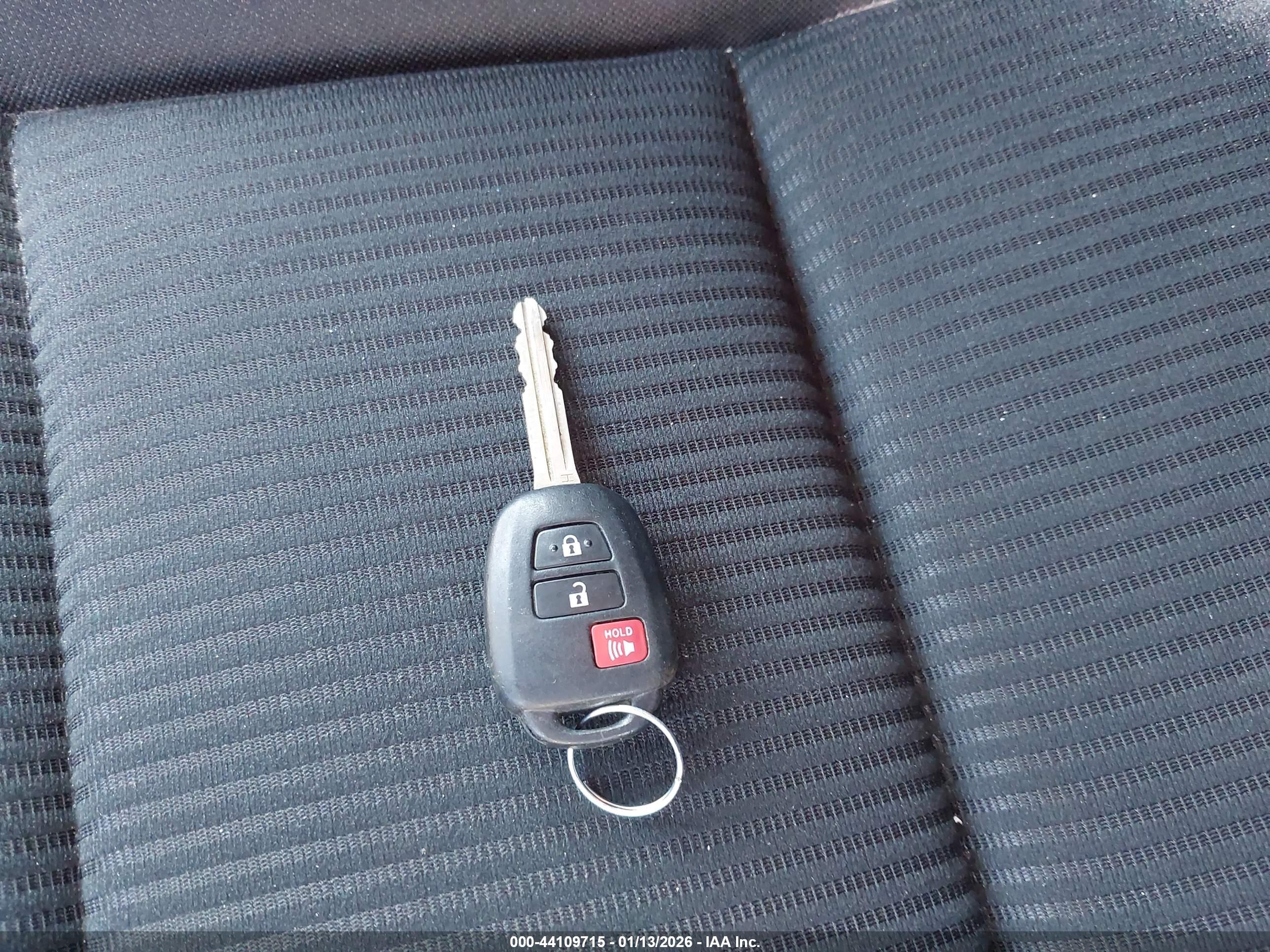 TOYOTA RAV4 image 11