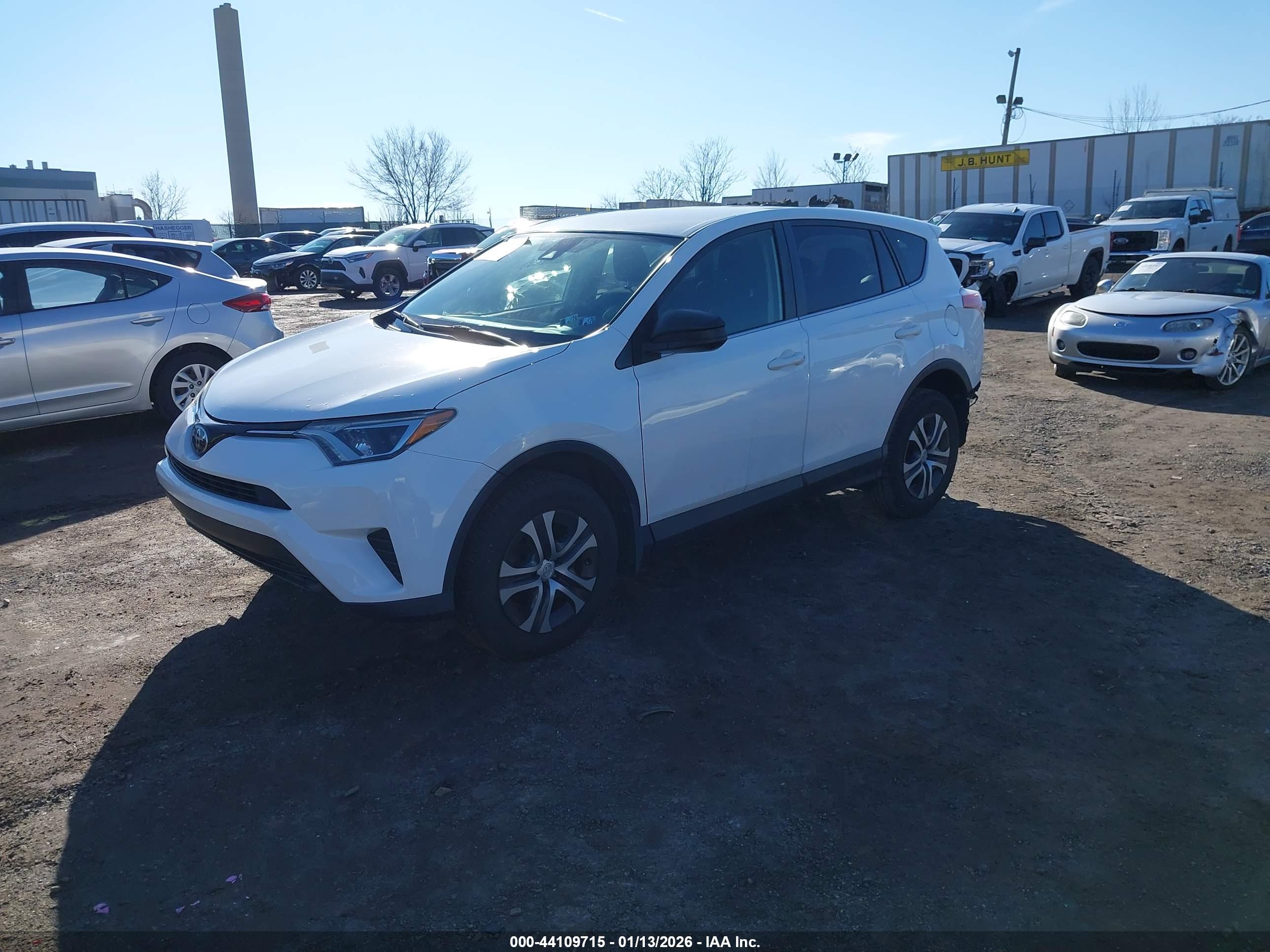 TOYOTA RAV4 image 2