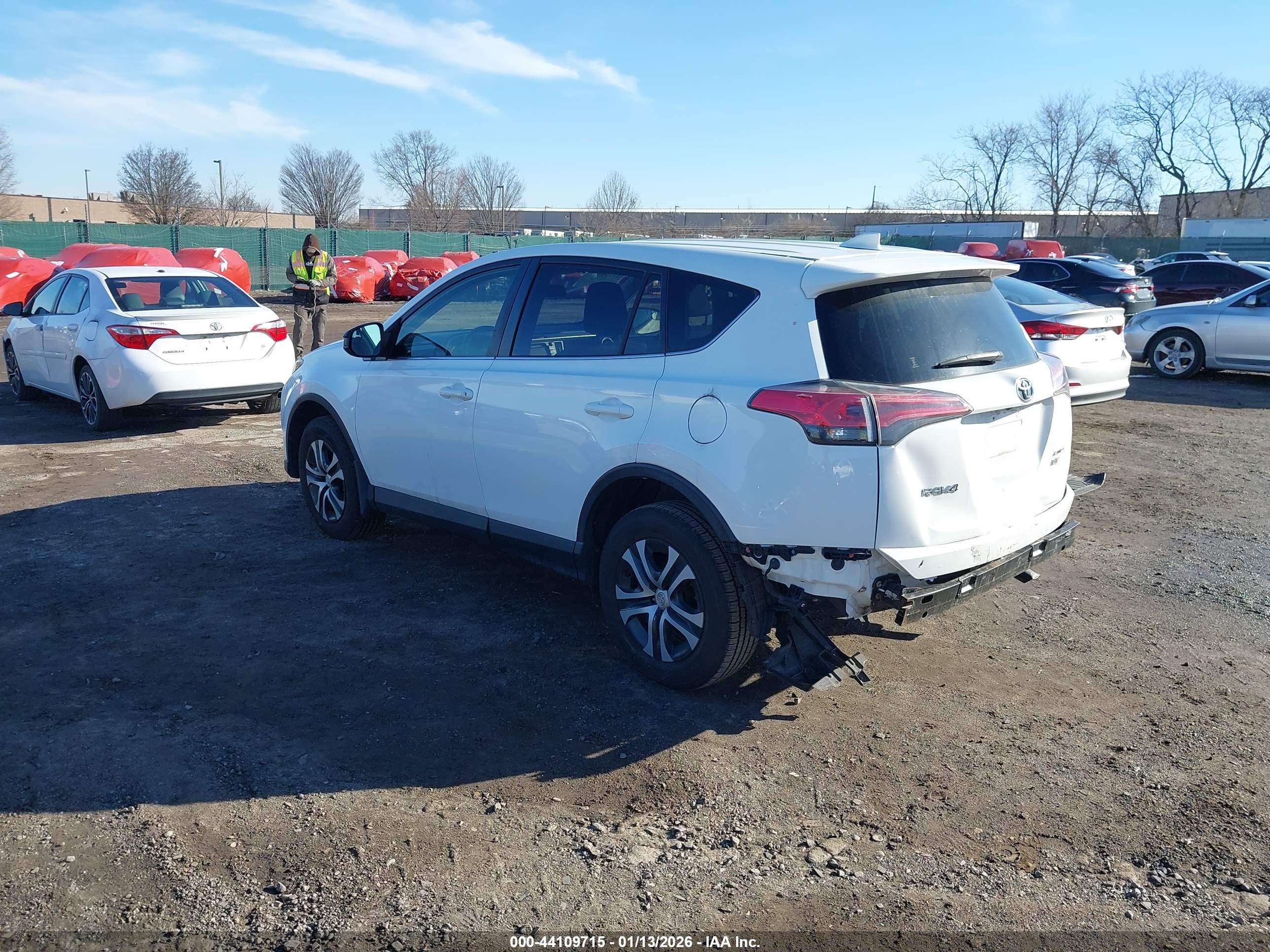 TOYOTA RAV4 image 3