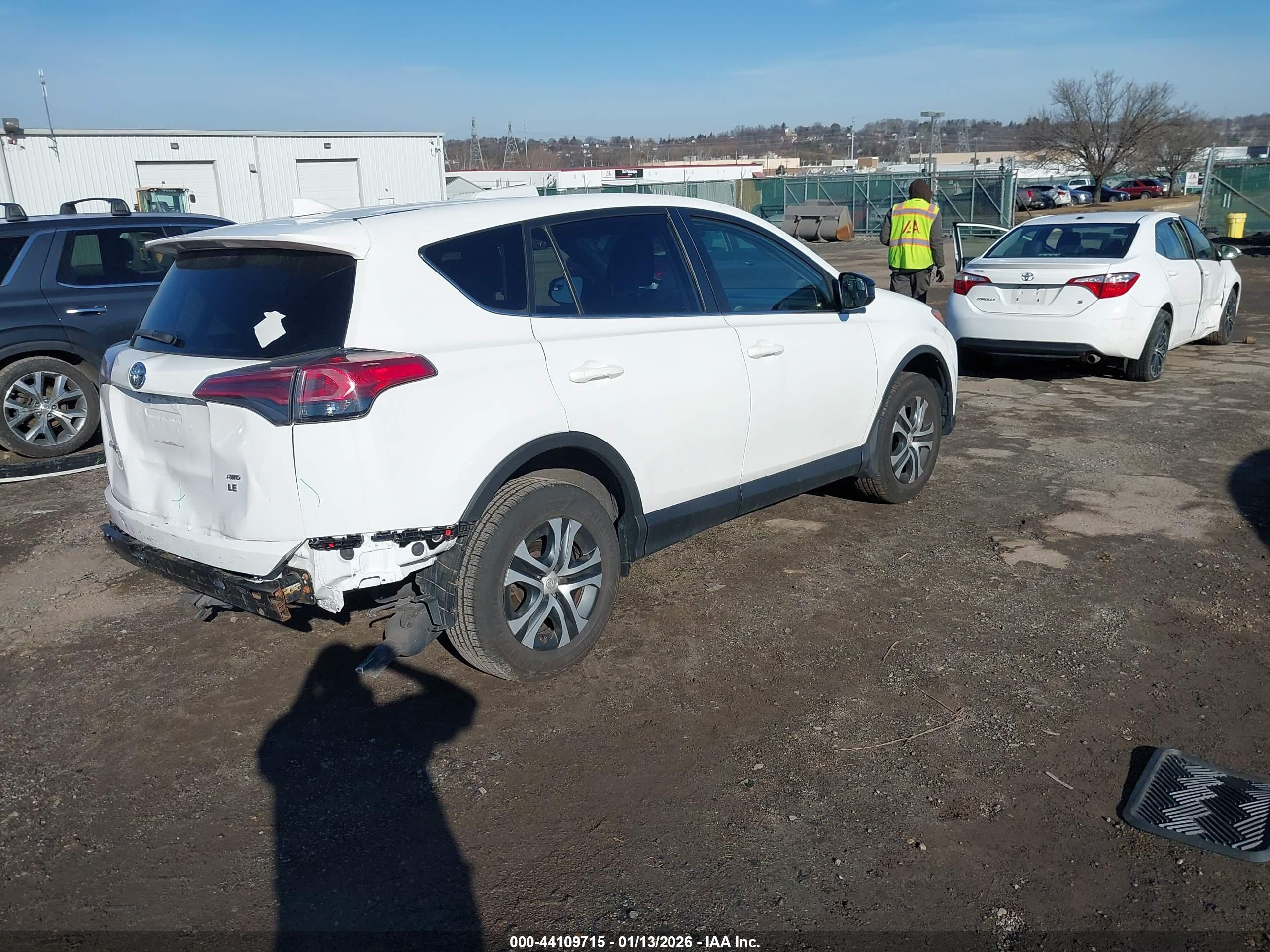TOYOTA RAV4 image 4