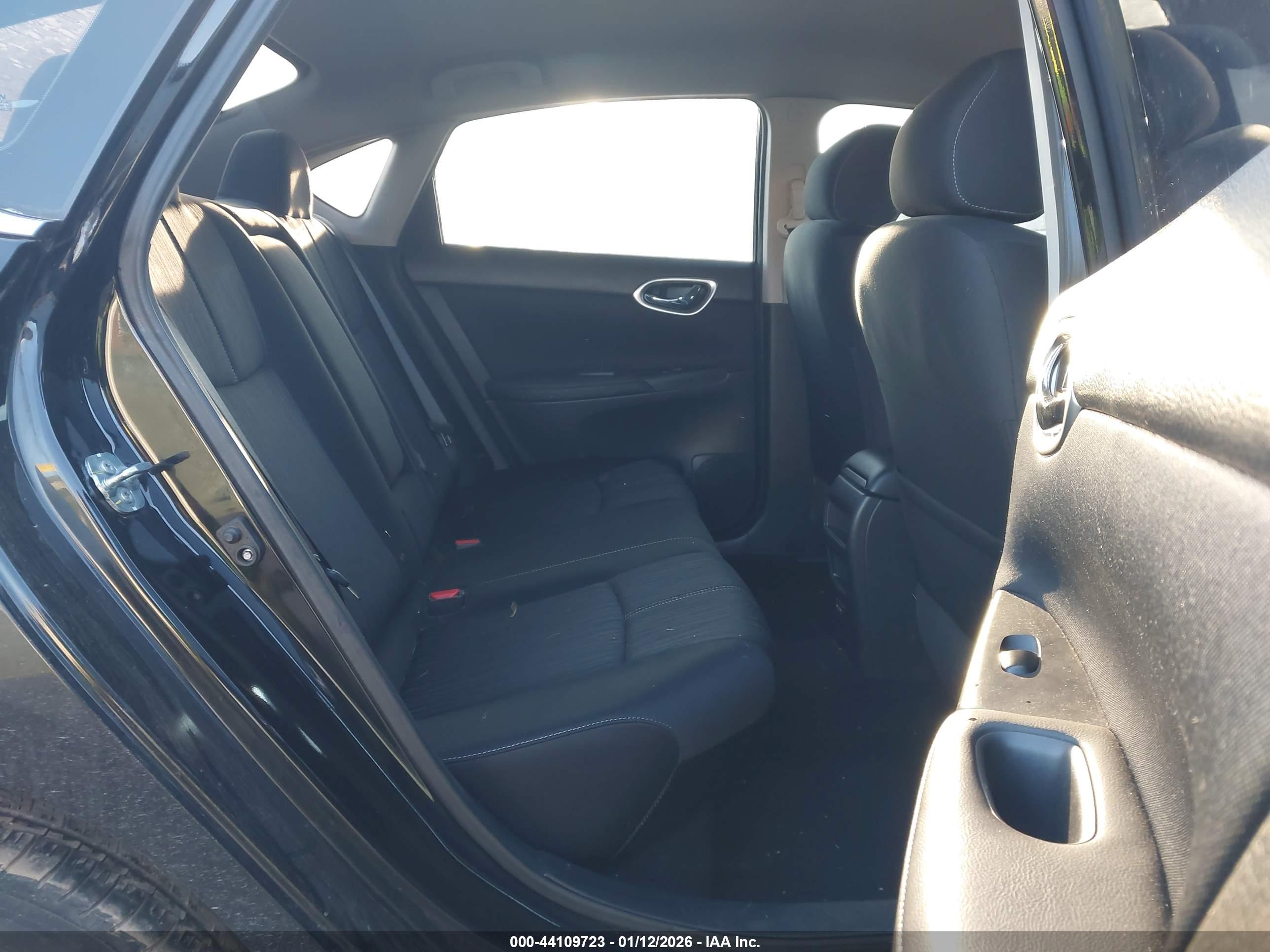 NISSAN SENTRA image 8