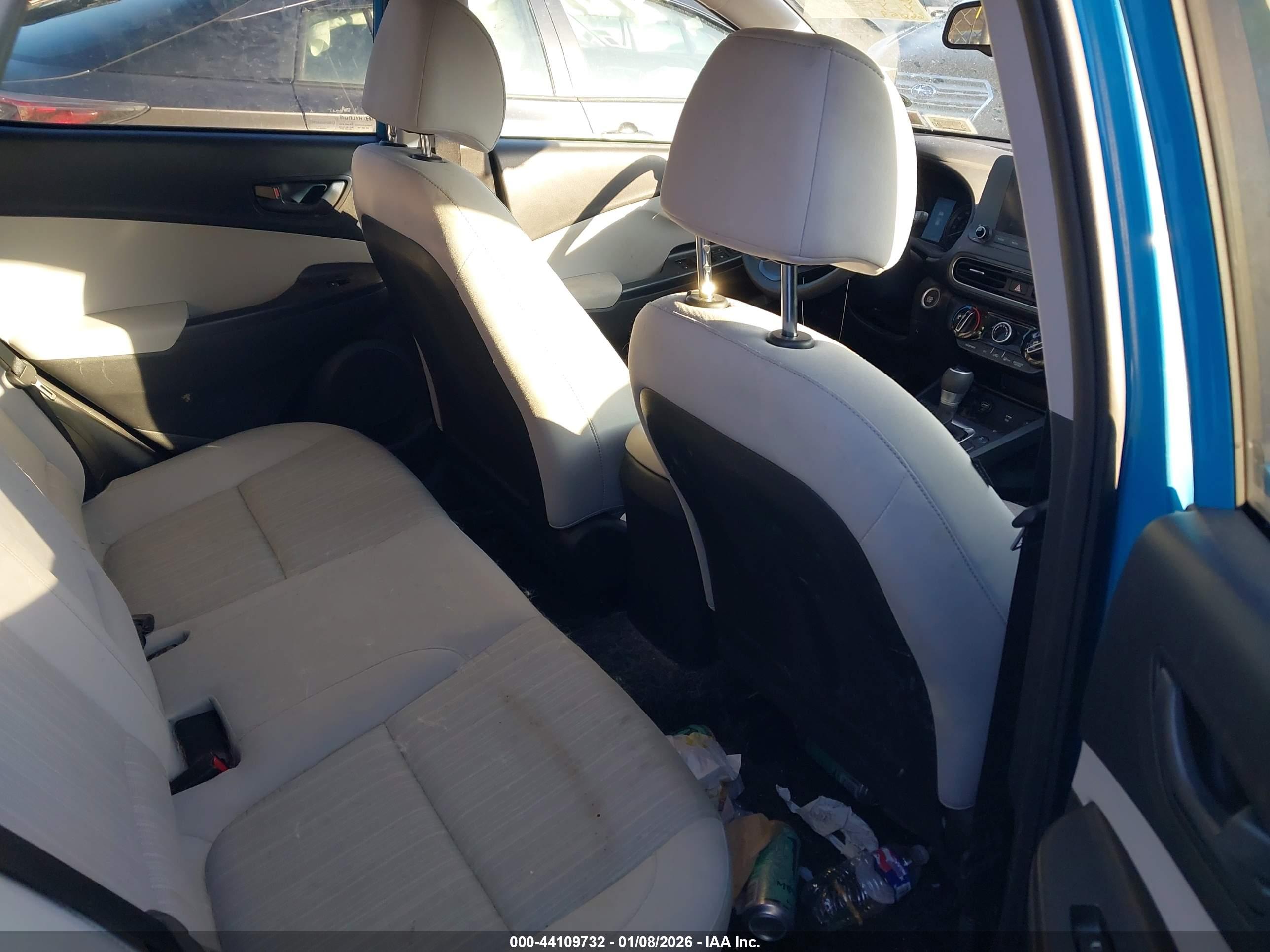 HYUNDAI KONA image 8