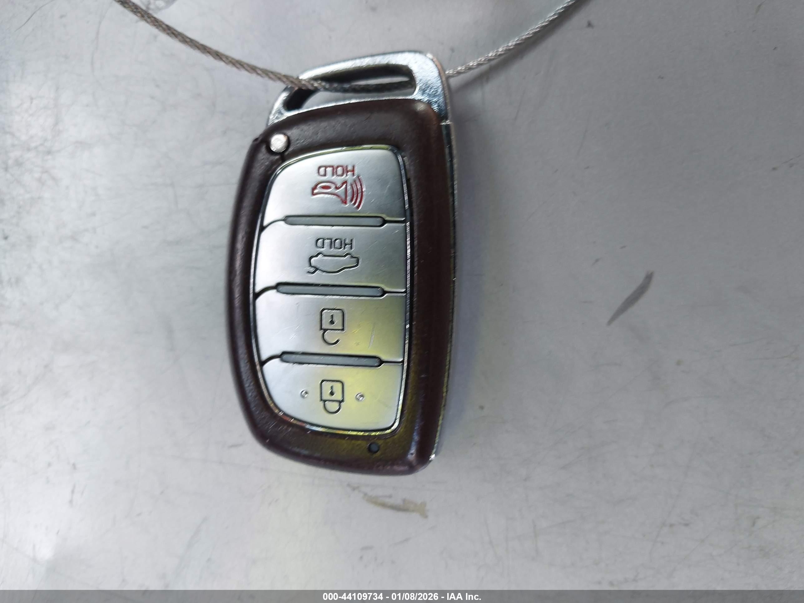 HYUNDAI ELANTRA image 11