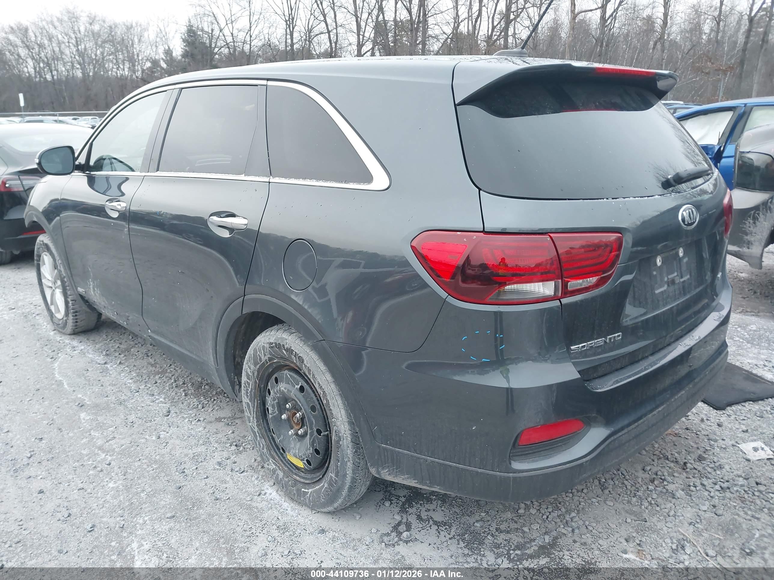 KIA SORENTO image 3
