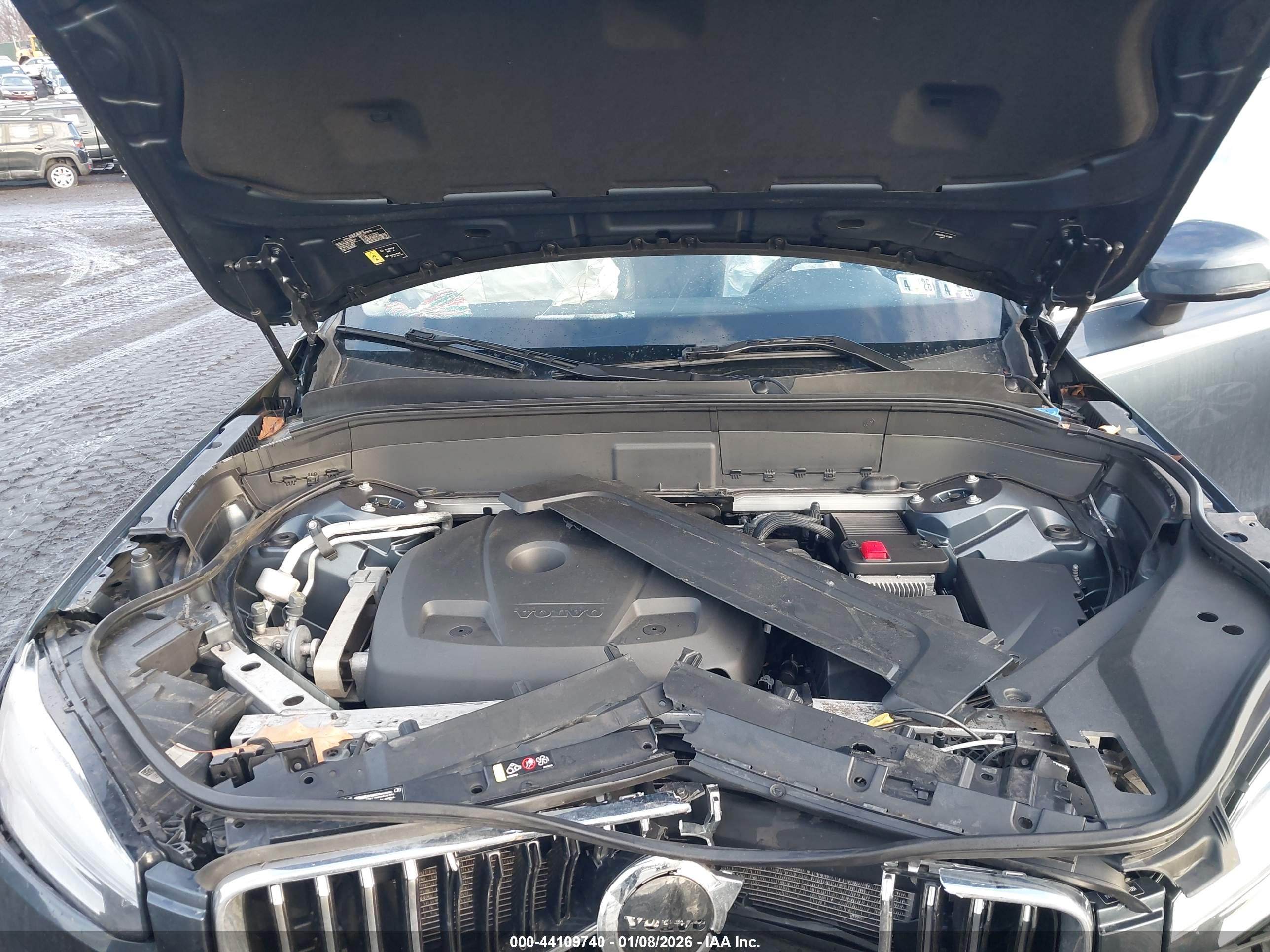 VOLVO XC90 image 10