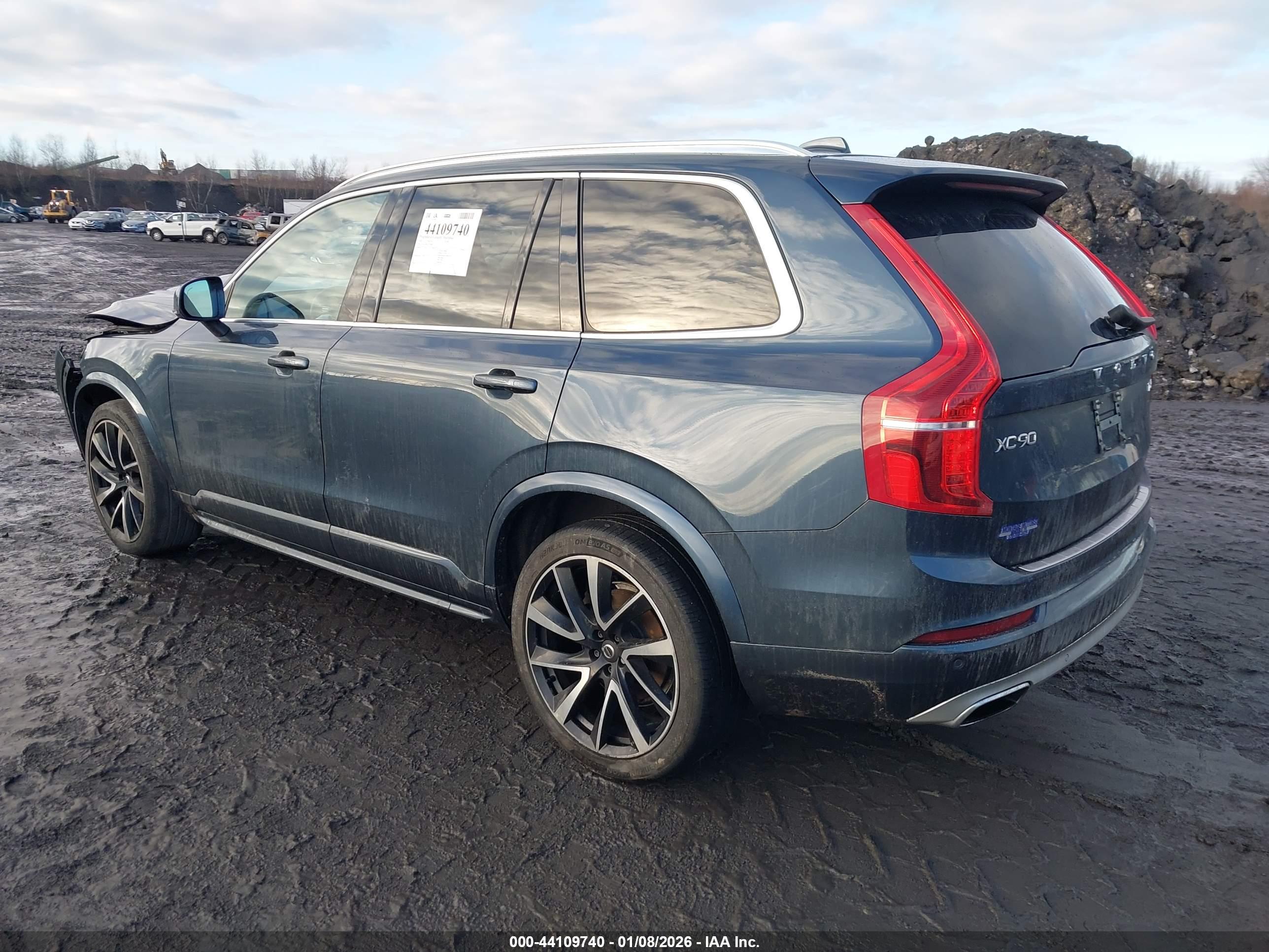 VOLVO XC90 image 3