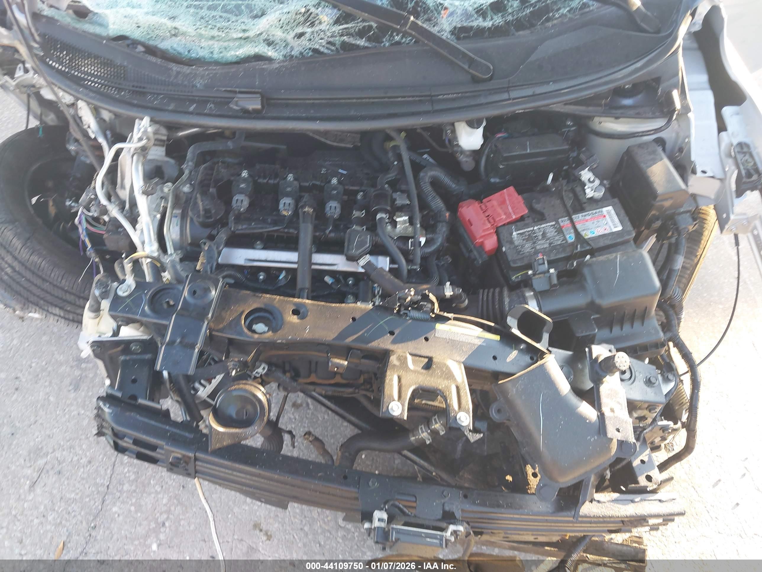 NISSAN VERSA image 10