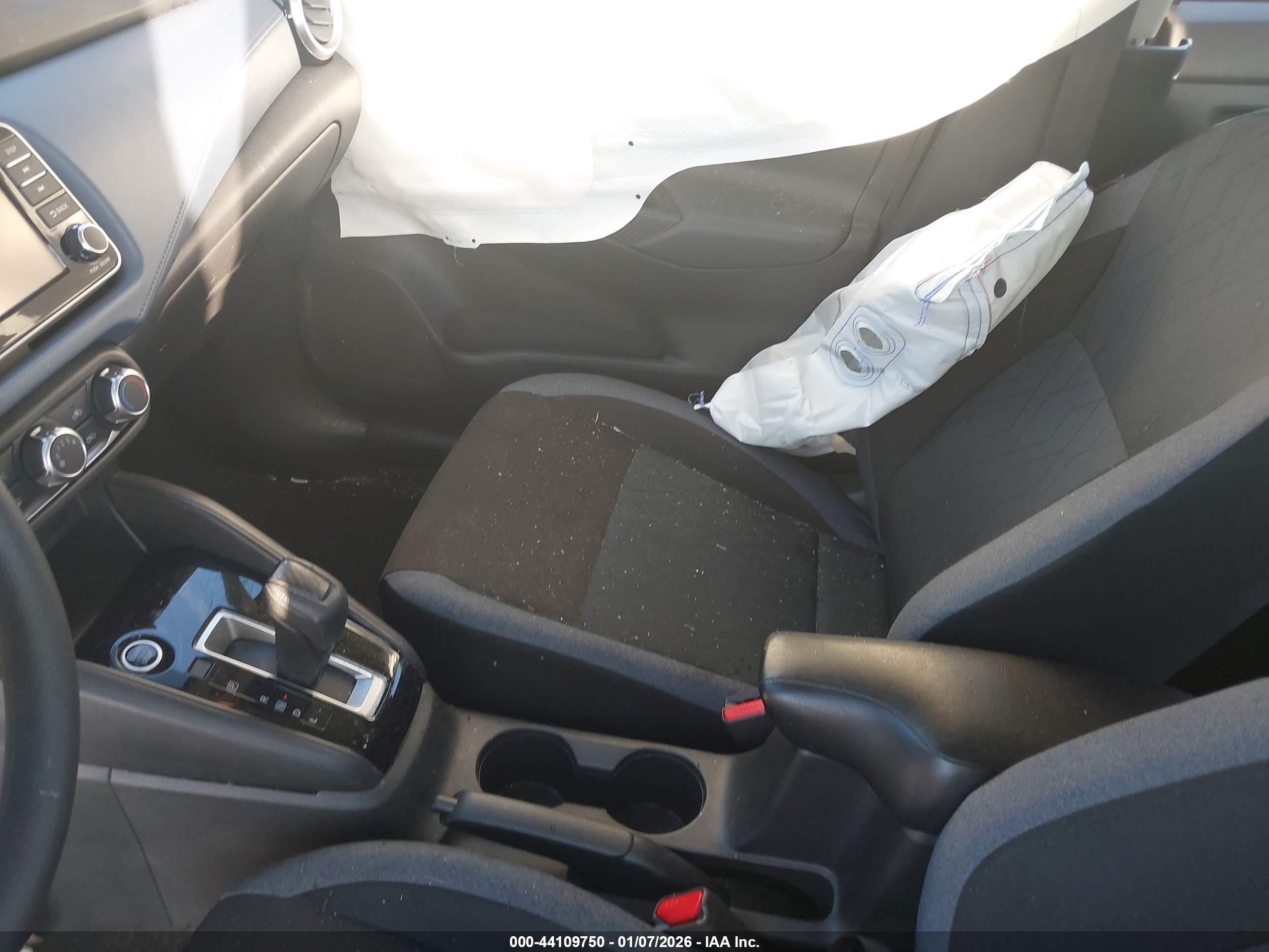 NISSAN VERSA image 5