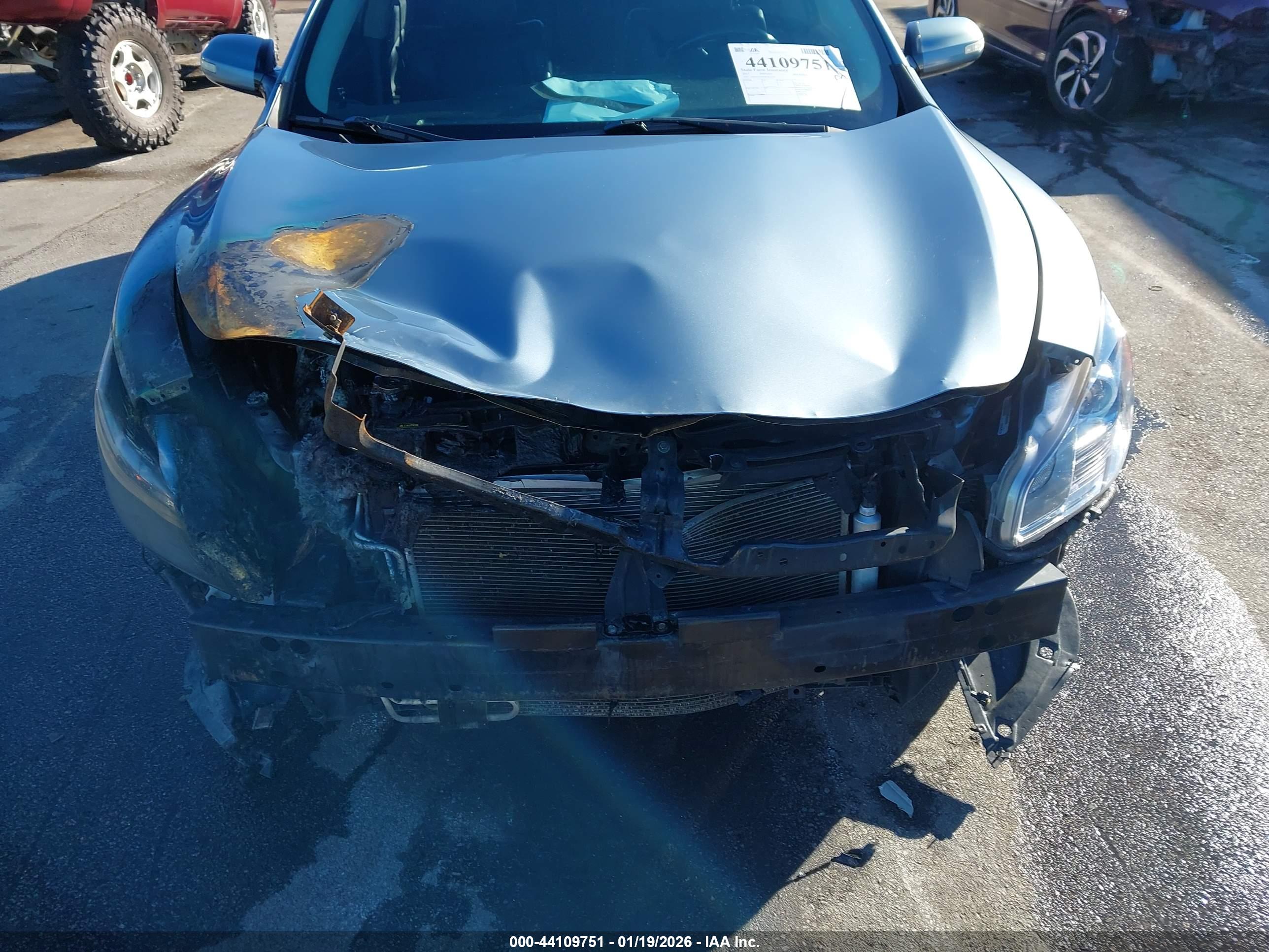 NISSAN MAXIMA image 10