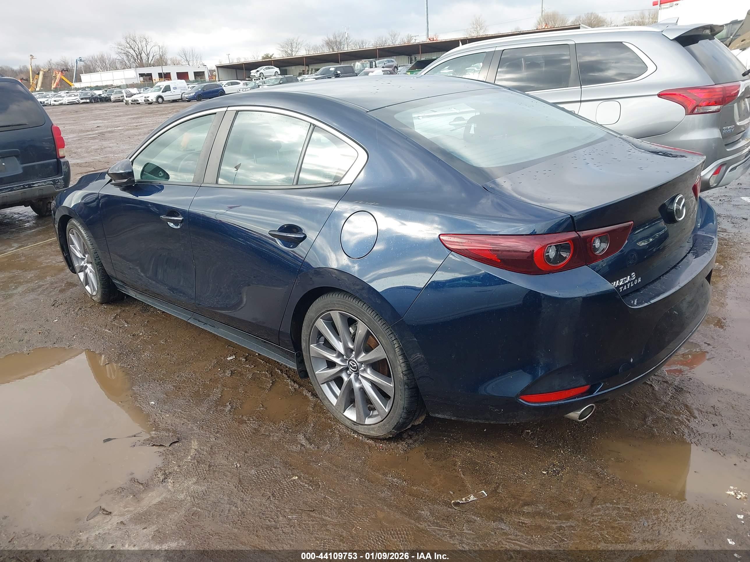 MAZDA MAZDA3 image 3
